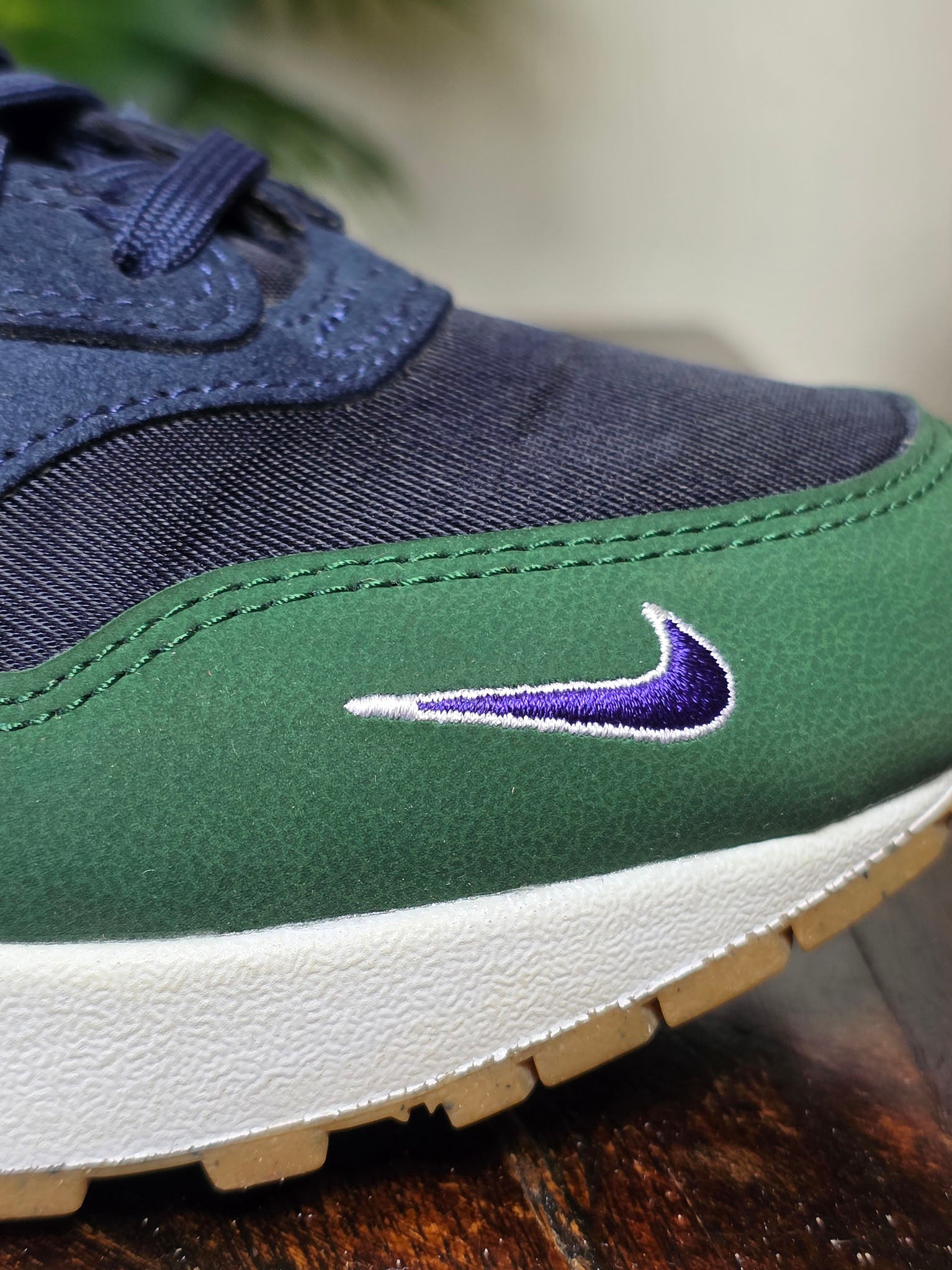 Nike Air Max 1 Gorge Green Obsidian maat 36,5