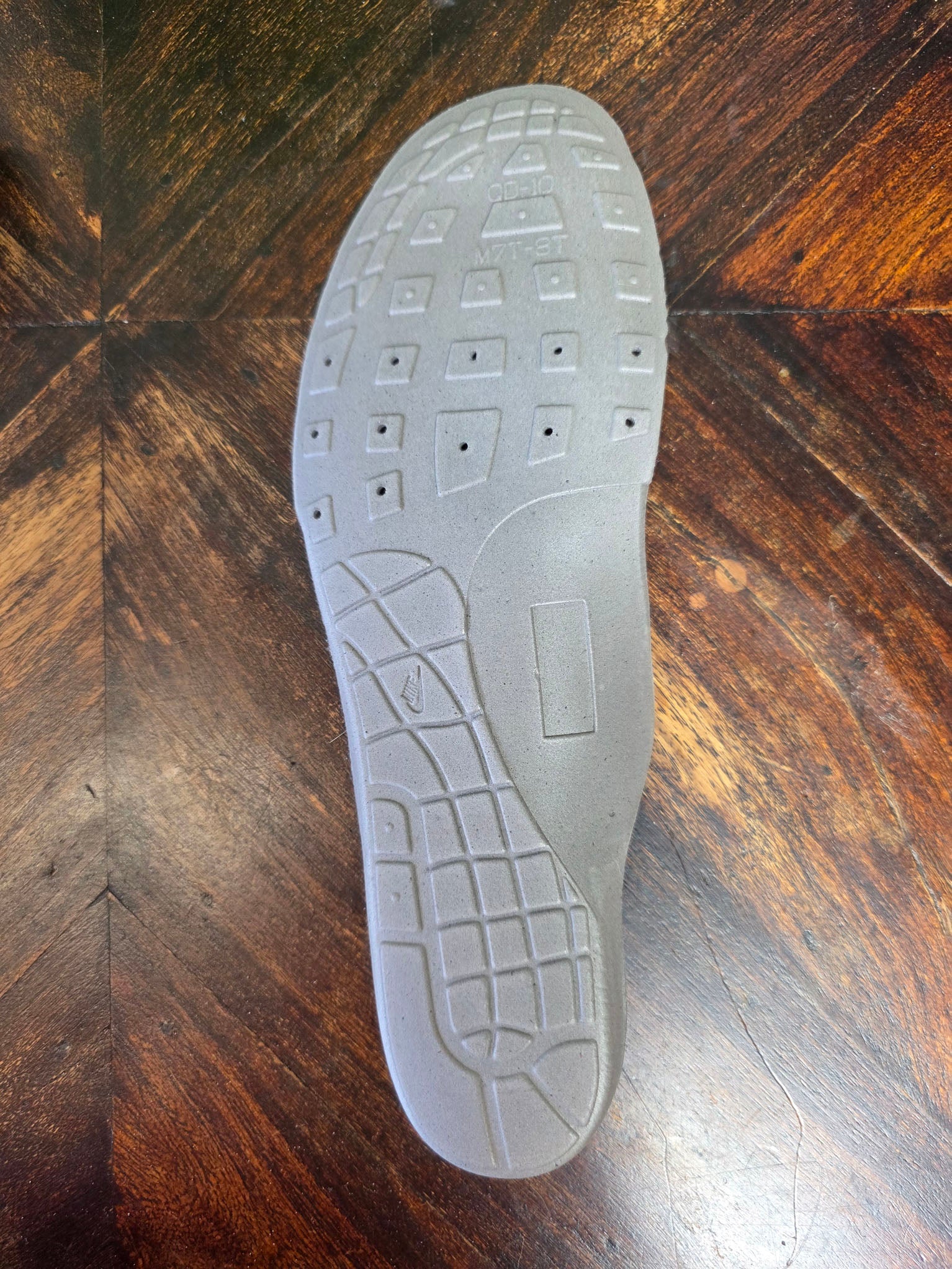 Nike Air Max 90 Recraft New Maroon maat 42