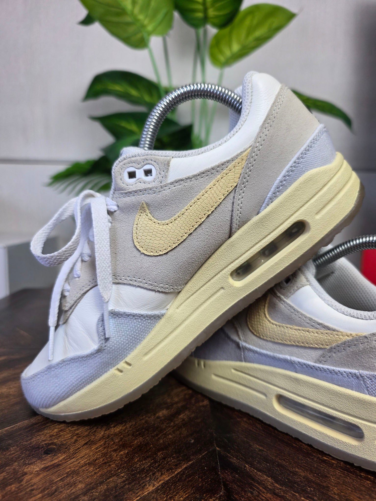Nike Air Max 1 Crepe Light Bone maat 39