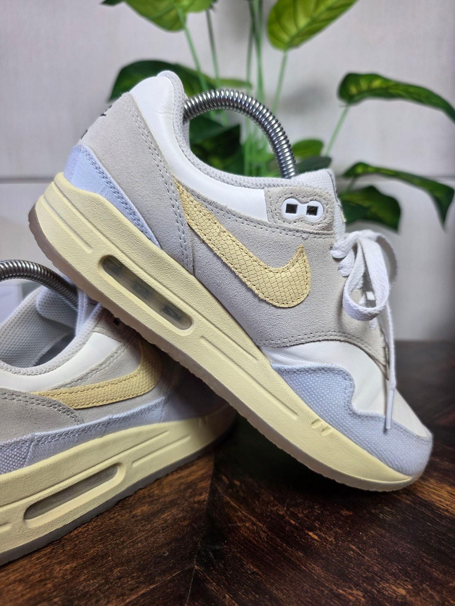Nike Air Max 1 Crepe Light Bone maat 39