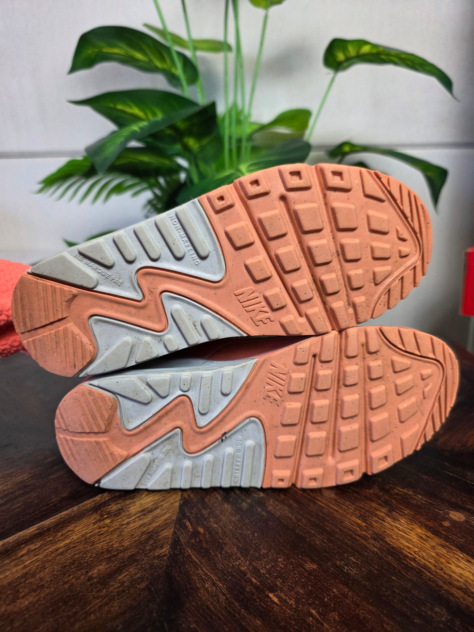 Nike Air Max LTR Rainbow Salmon maat 37,5