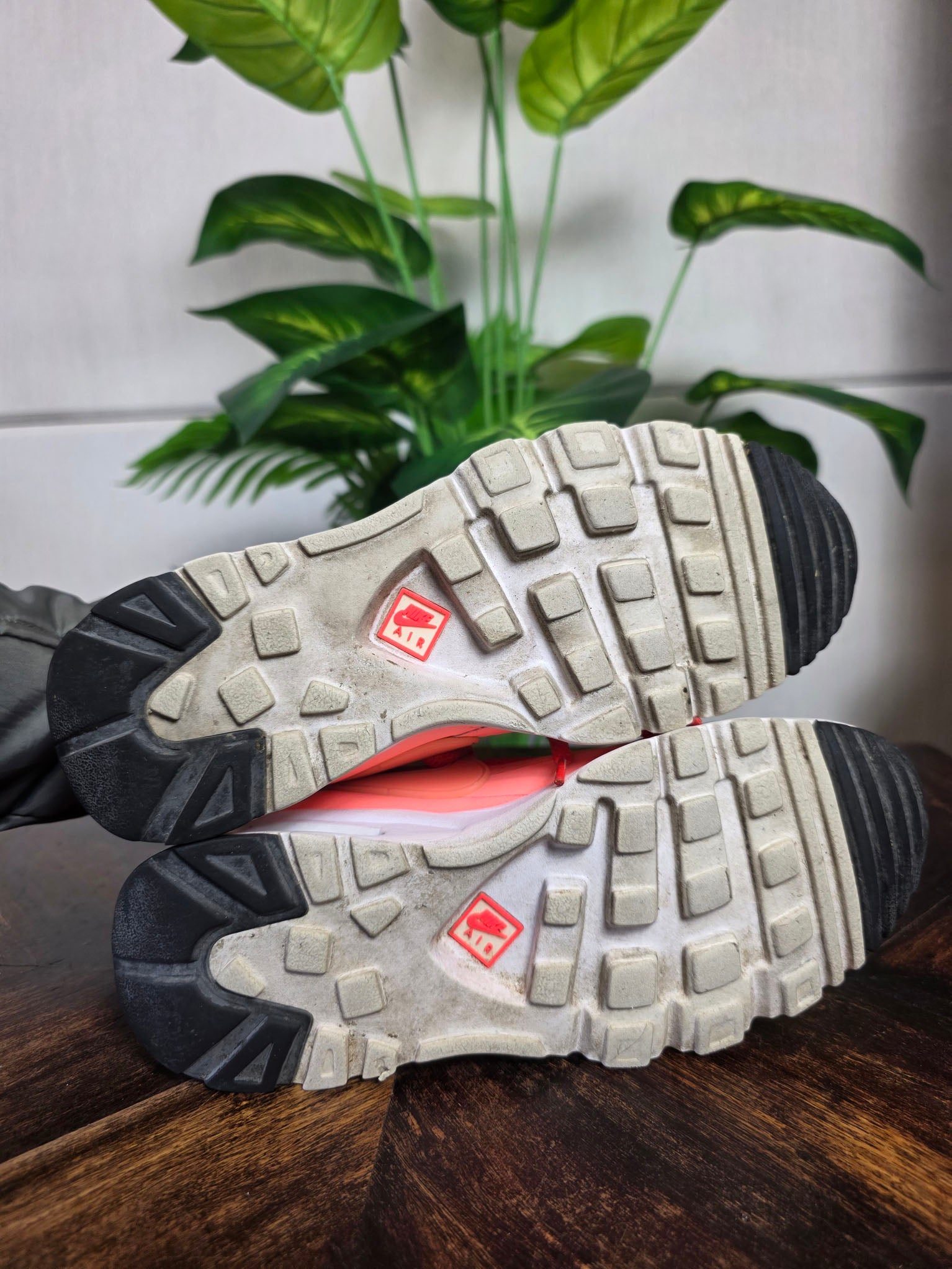 Nike Air Max BW Ultra Bright Crimson maat 37,5