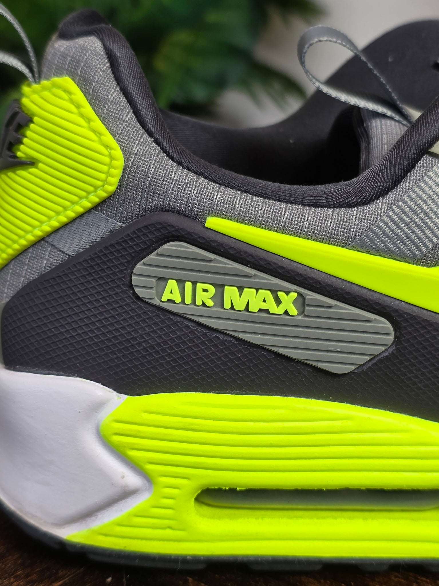 Nike Air Max 90 Drift Cargo Khaki Volt maat 46