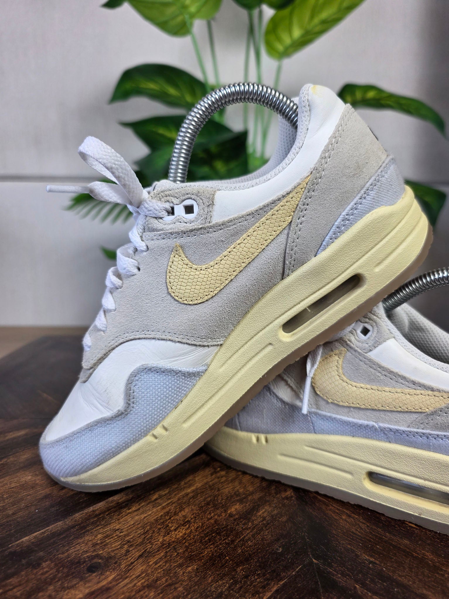 Nike Air Max 1 Crepe Light Bone maat 38