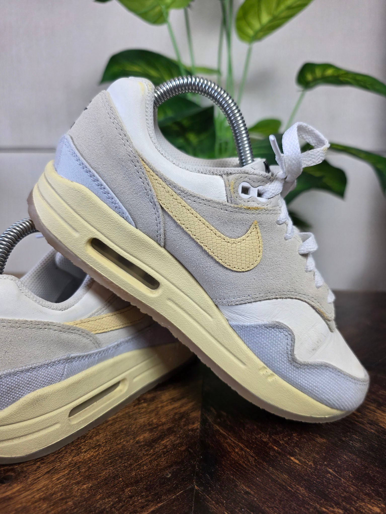 Nike Air Max 1 Crepe Light Bone maat 38