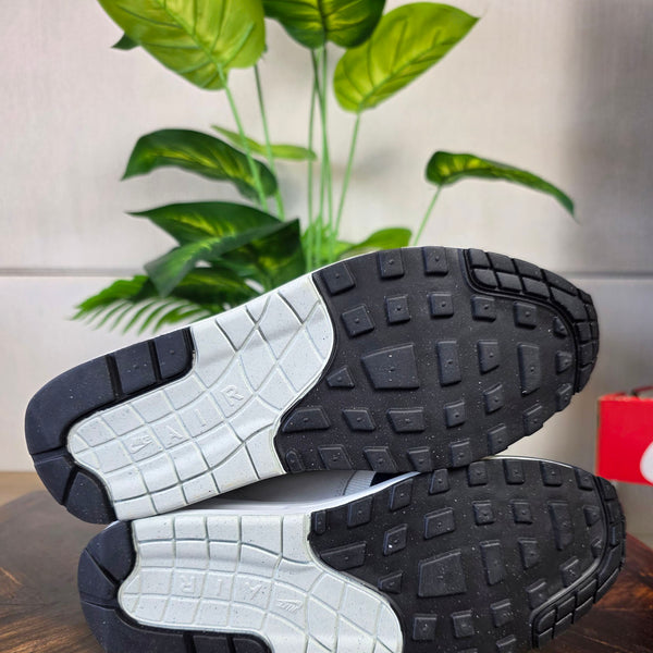 Nike Air Max 1 Essential 