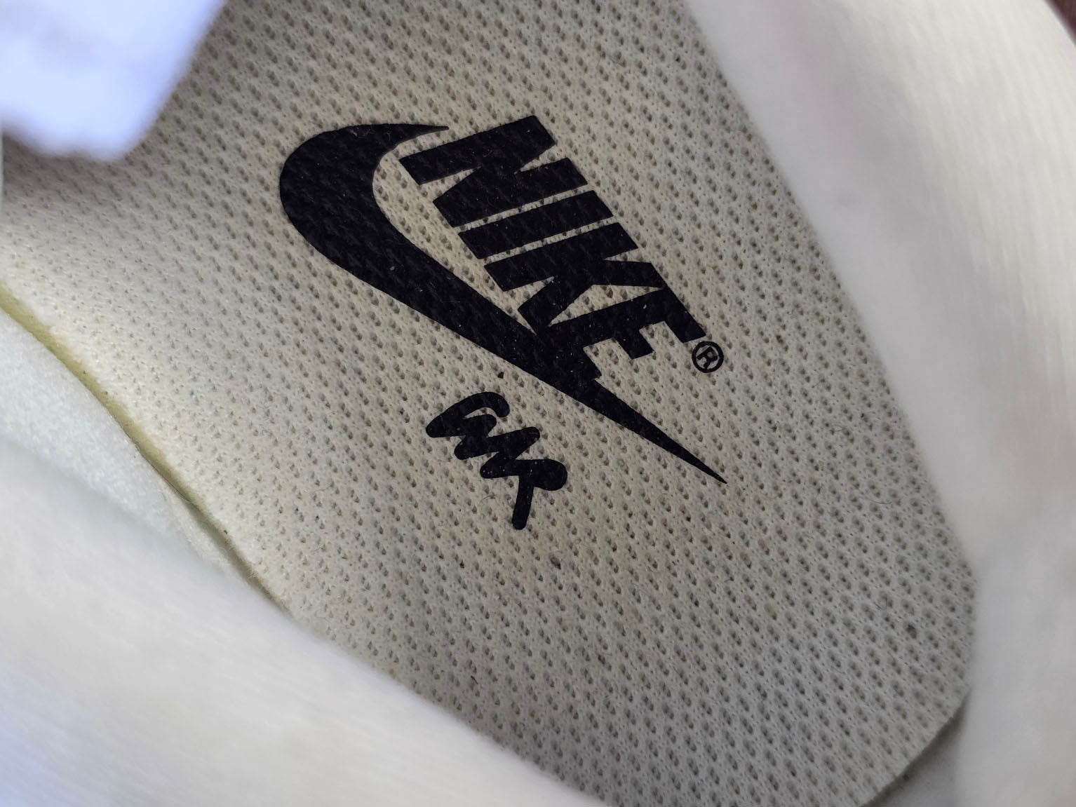 Nike Air Max 90 Futura Triple White maat 42