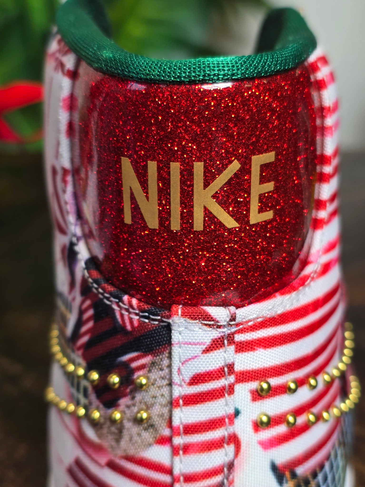 Nike Blazer Mid Christmas Gift Wrapped maat 40,5