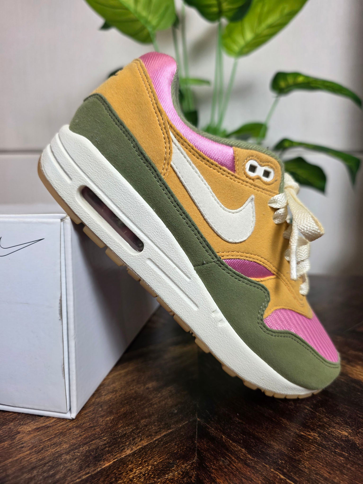 Nike Air Max 1 Green Yellow Pink maat 37,5