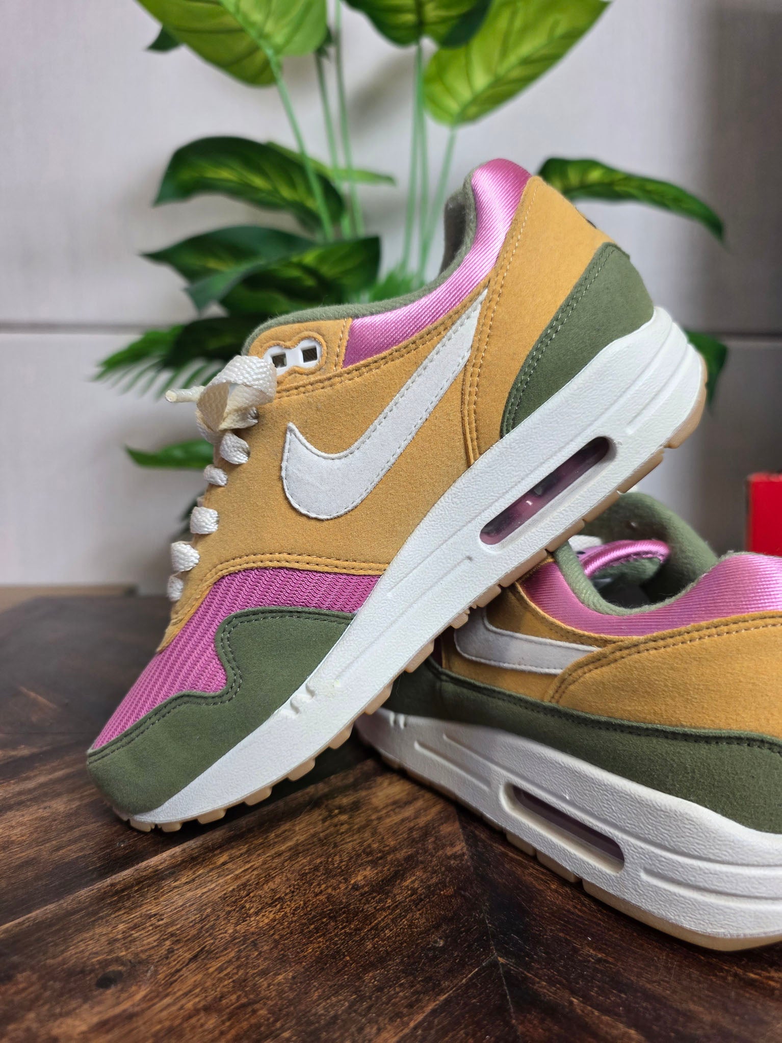 Nike Air Max 1 Green Yellow Pink maat 37,5