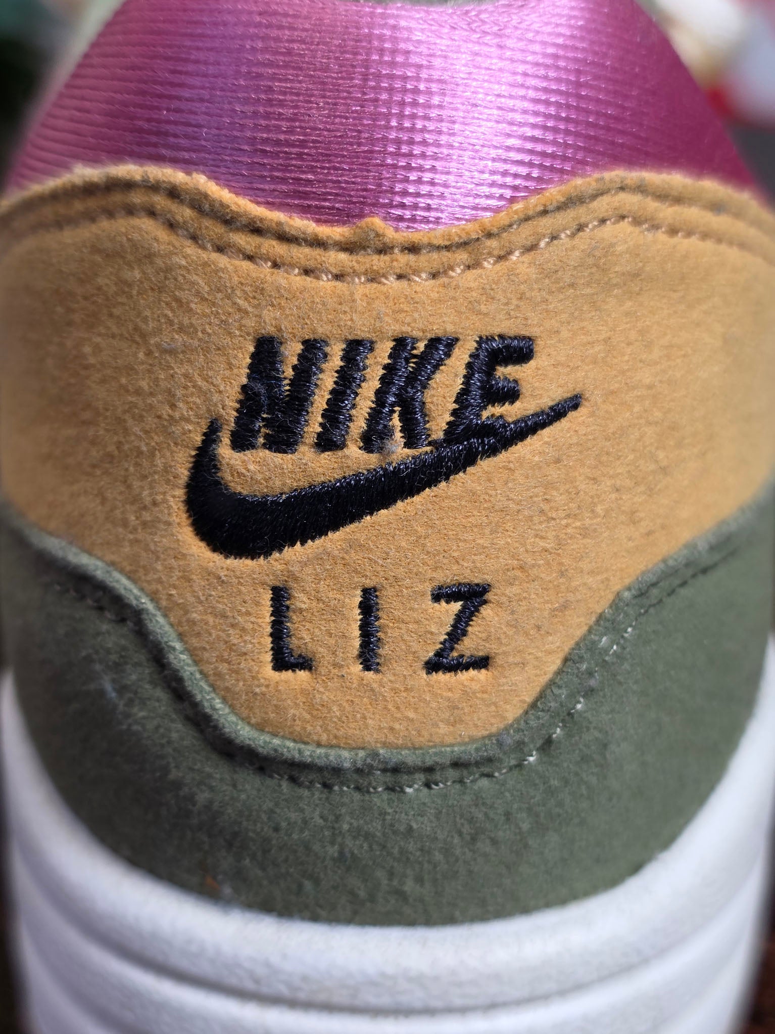 Nike Air Max 1 Green Yellow Pink maat 37,5