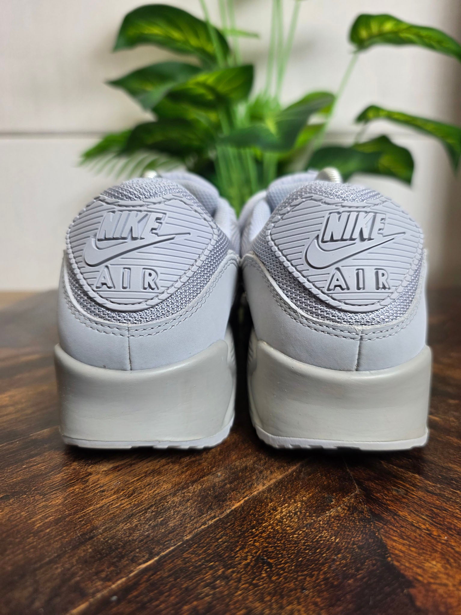 Nike Air Max 90 Triple Wolf Grey maat 42