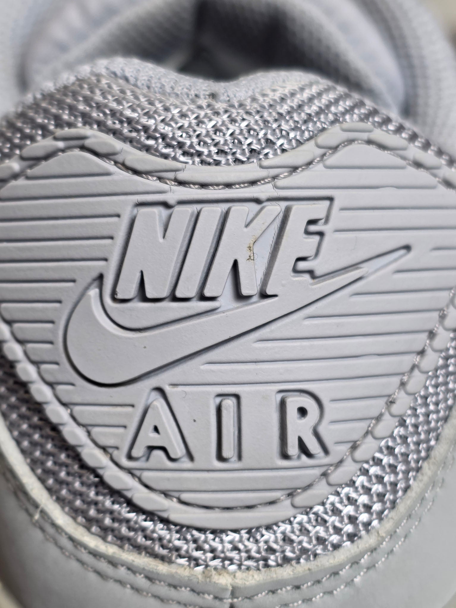 Nike Air Max 90 Triple Wolf Grey maat 42