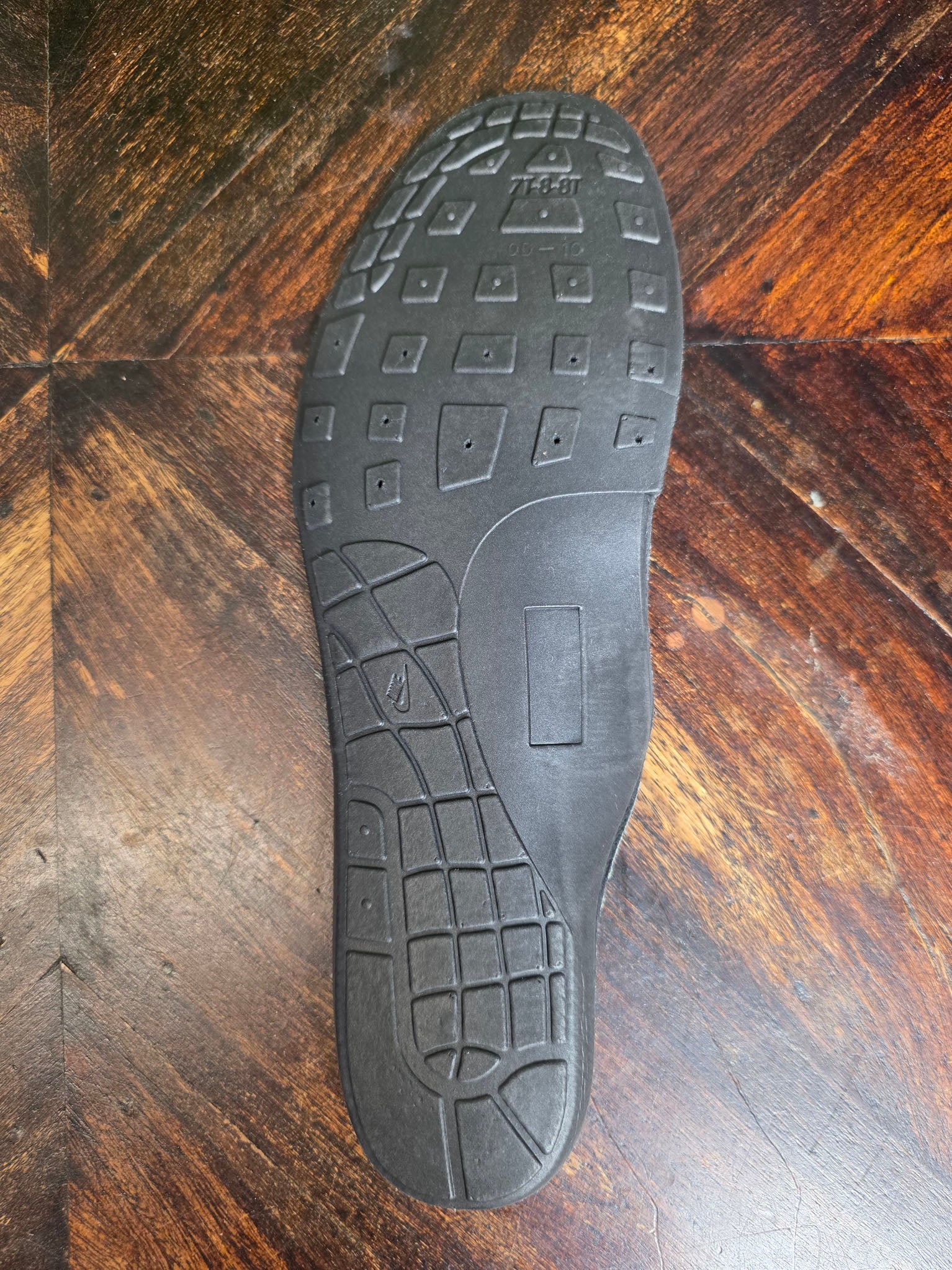 Nike Air Max 90 Triple Wolf Grey maat 42