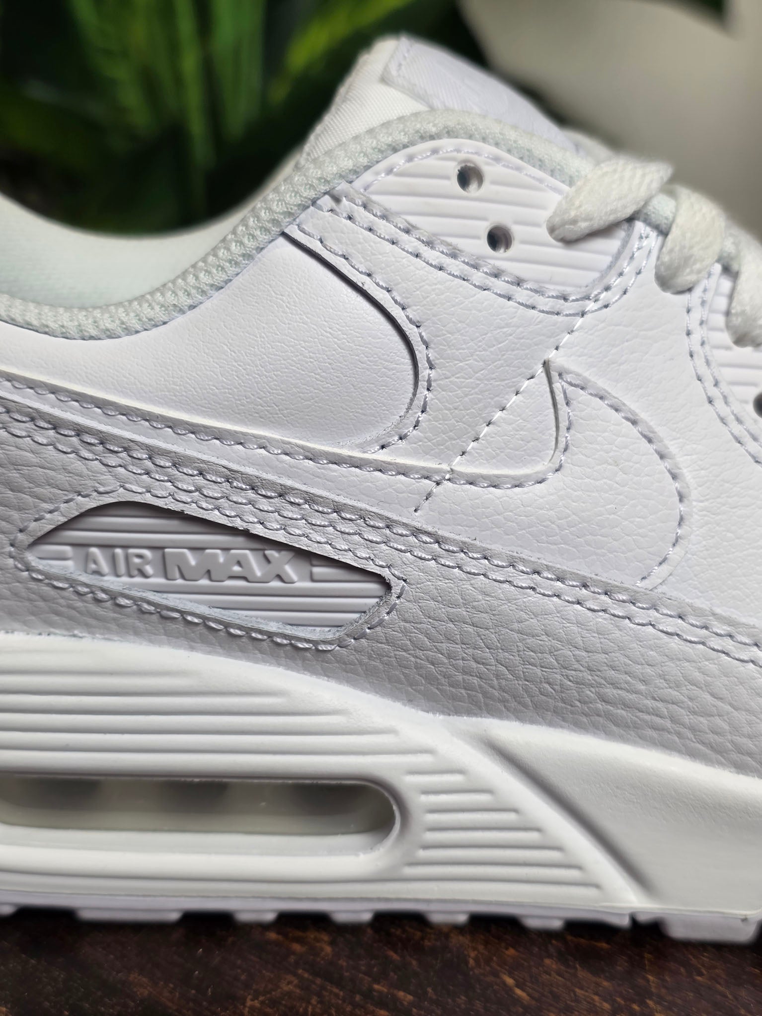 Nike Air Max 90 Triple White LTR maat 42