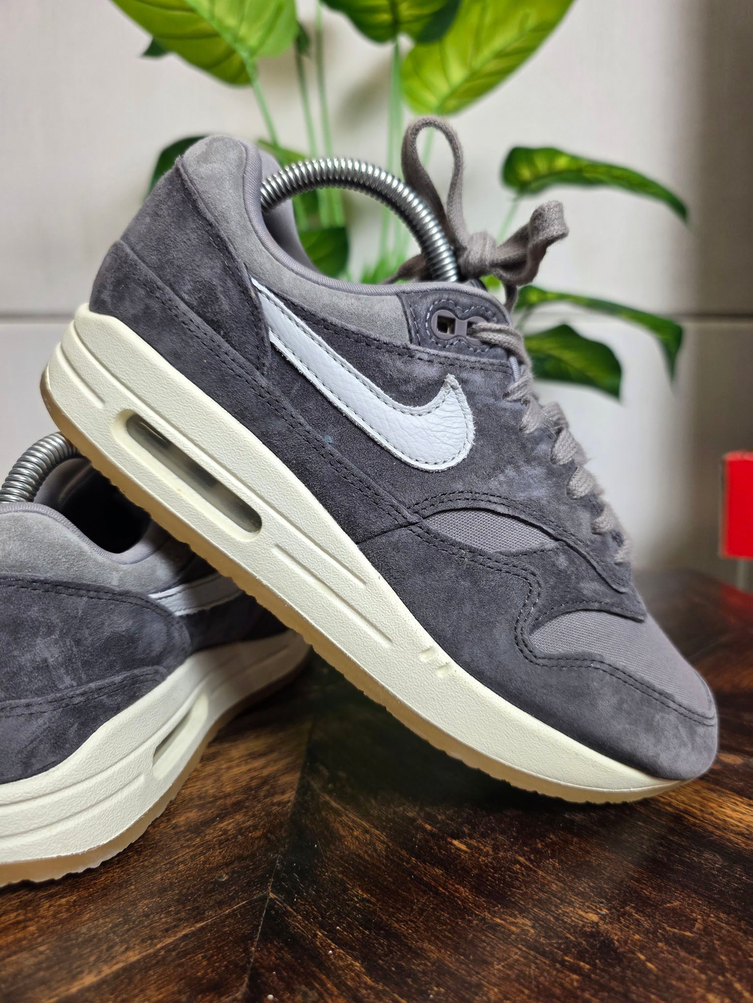 Nike Air Max 1 PRM Crepe Soft Grey maat 40