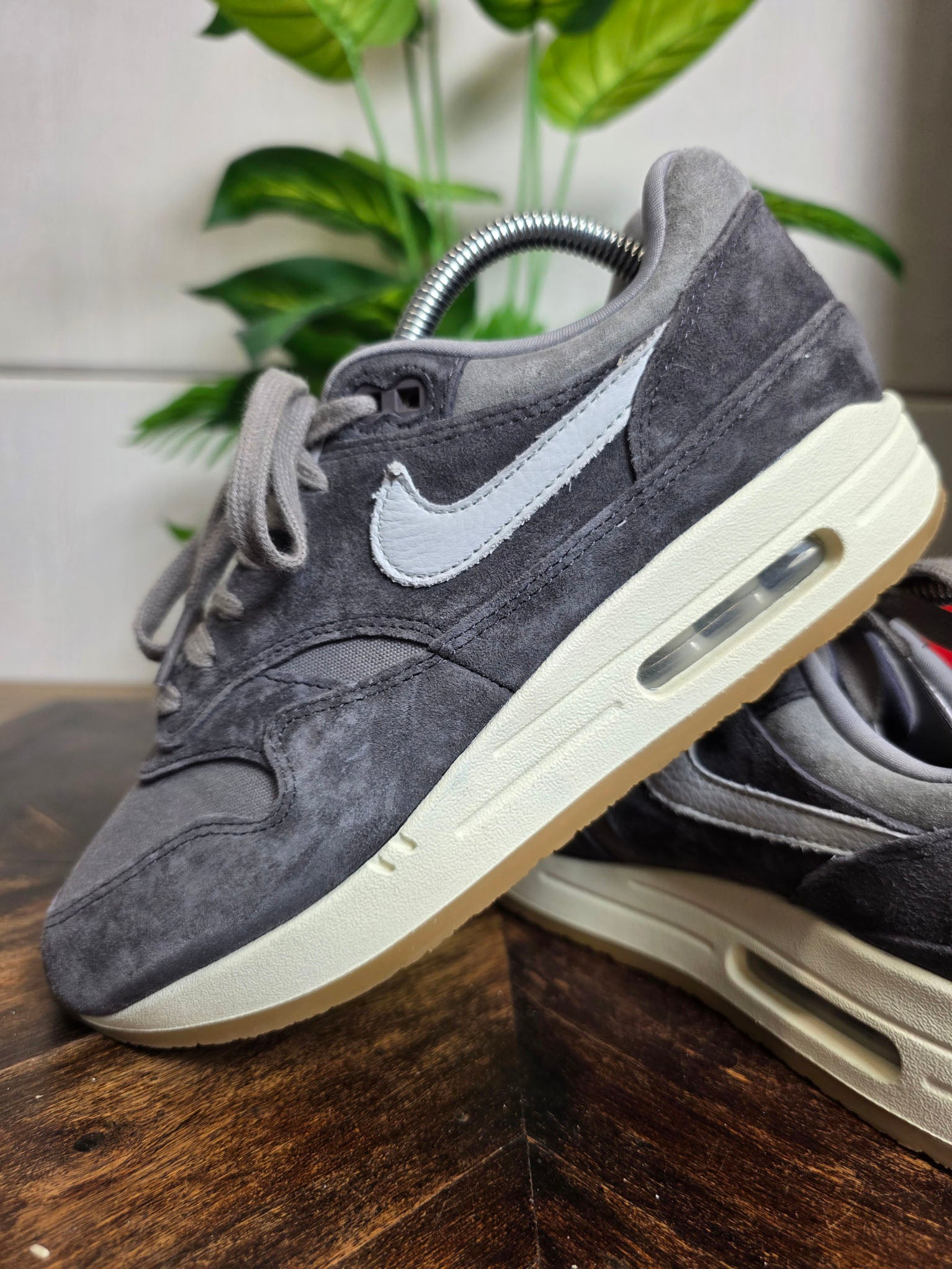 Nike Air Max 1 PRM Crepe Soft Grey maat 40