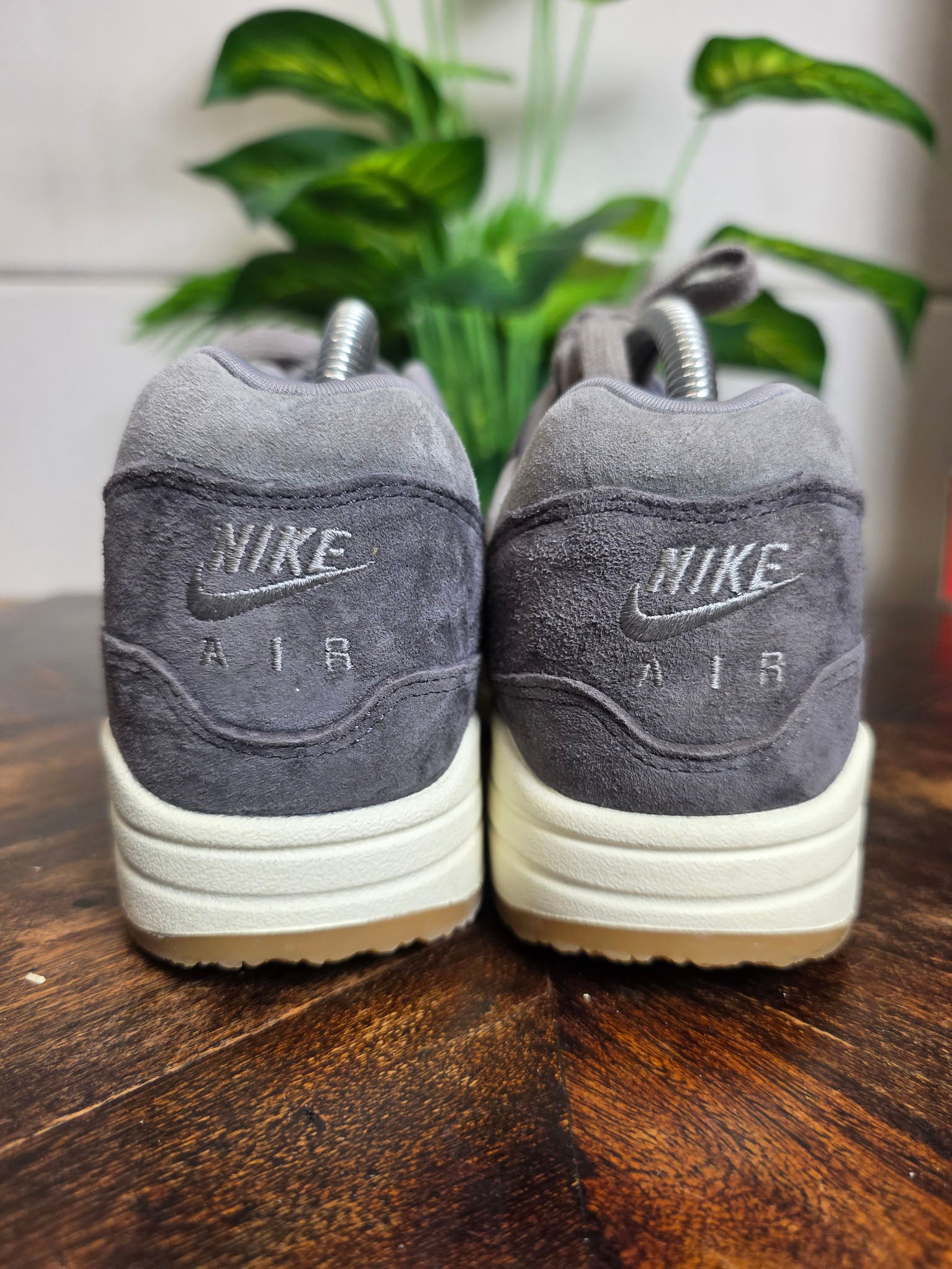 Nike Air Max 1 PRM Crepe Soft Grey maat 40