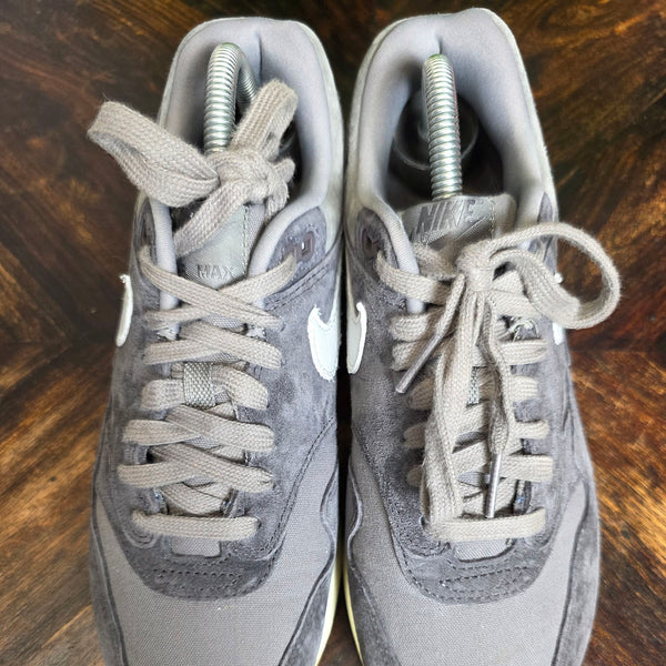 Nike Air Max 1 PRM Crepe Soft Grey maat 40