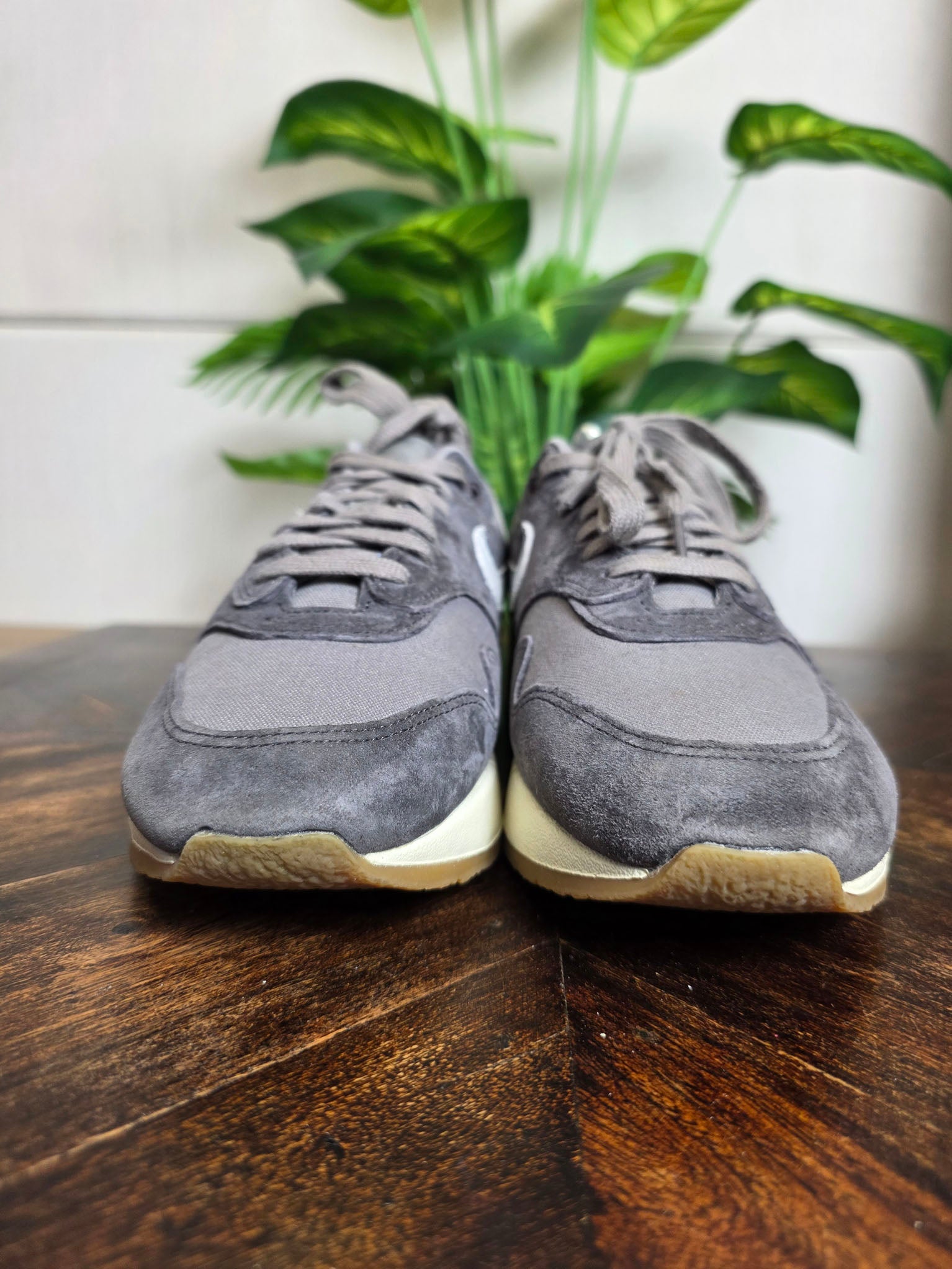 Nike Air Max 1 PRM Crepe Soft Grey maat 40