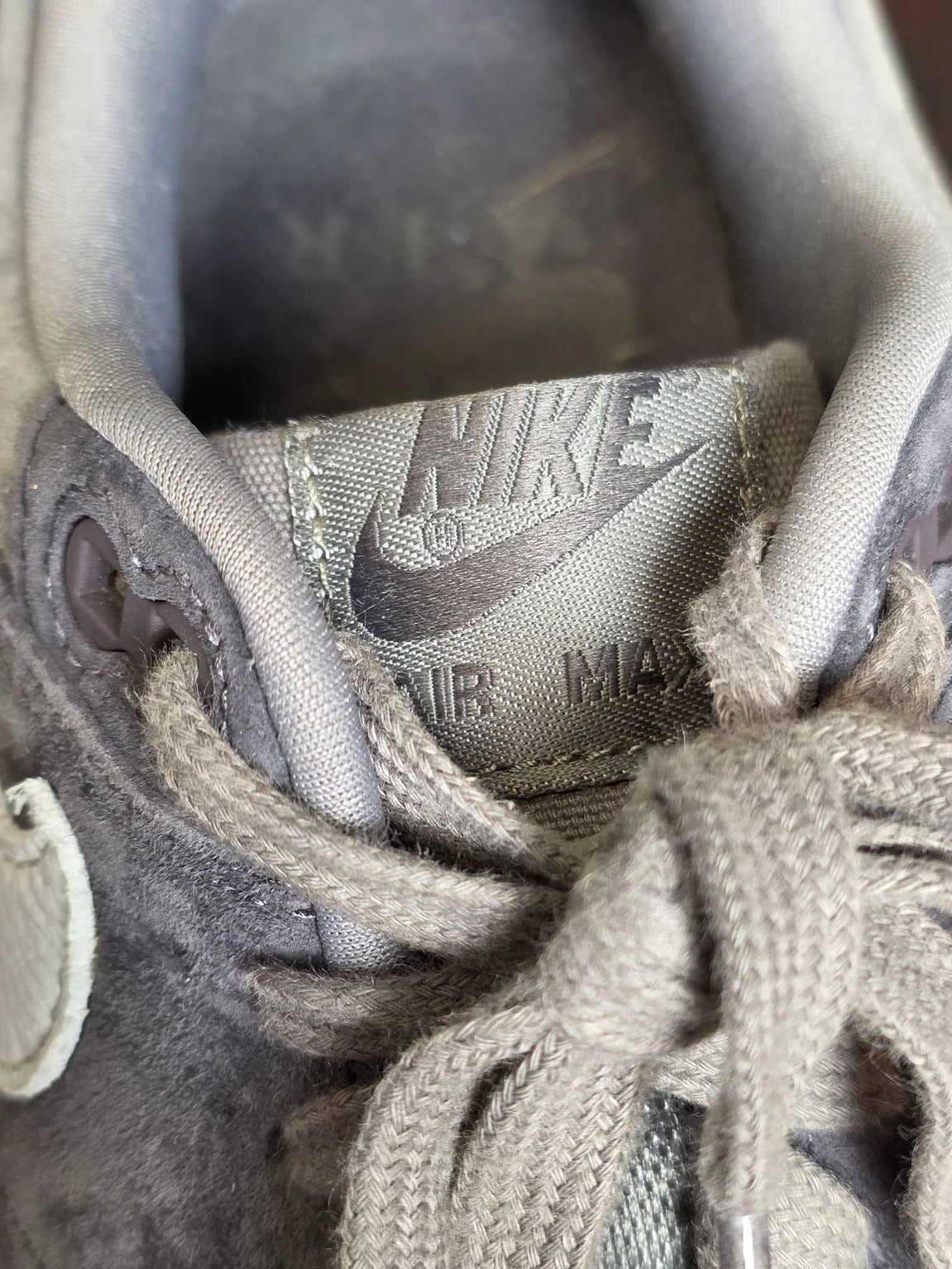 Nike Air Max 1 PRM Crepe Soft Grey maat 40