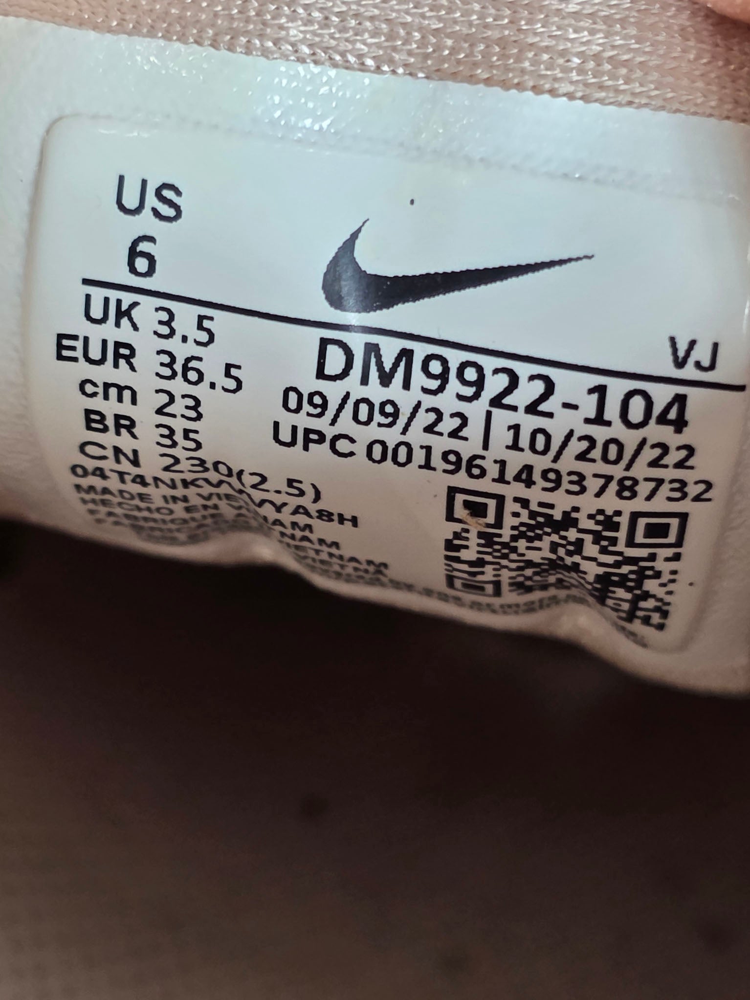 Nike Air Max 90 Futura Barely Rose maat 36,5