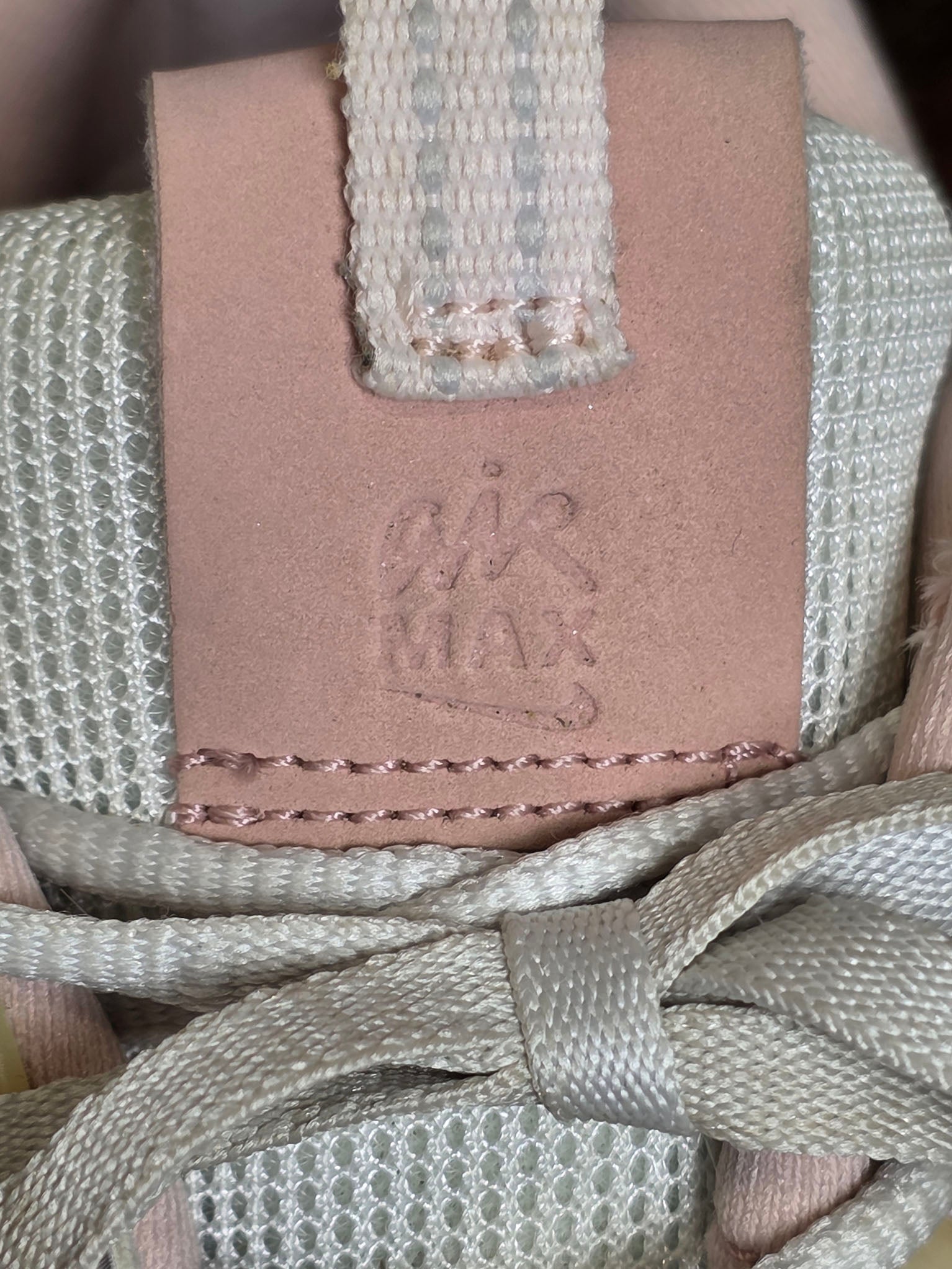 Nike Air Max 90 Futura Barely Rose maat 36,5