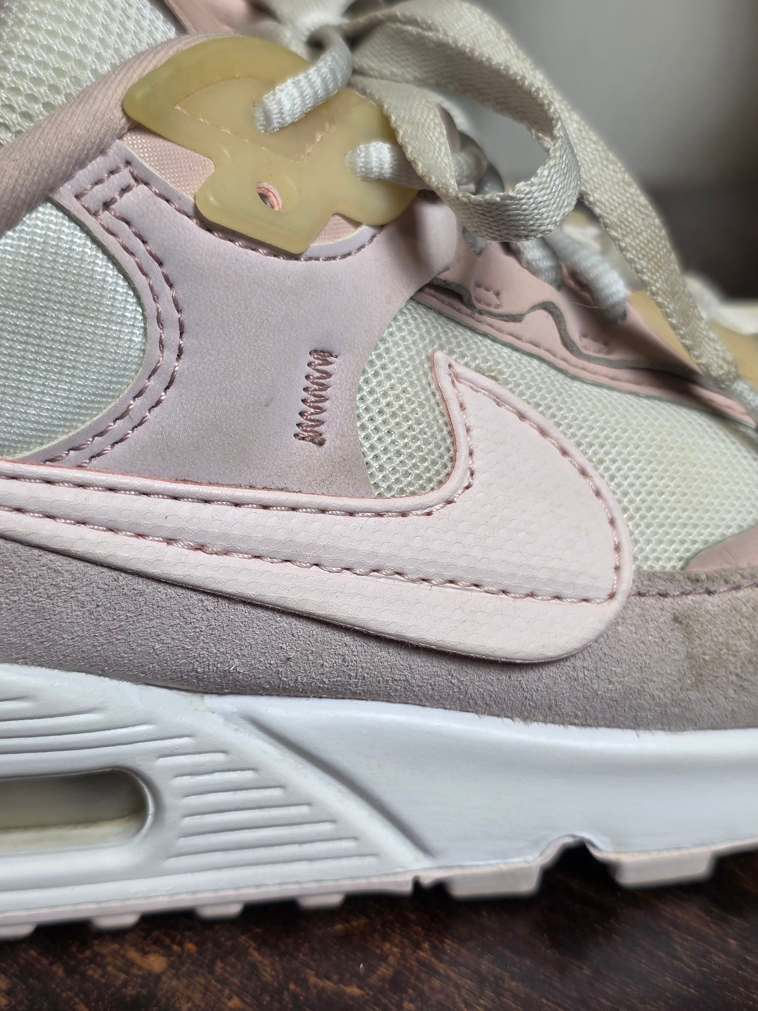 Nike Air Max 90 Futura Barely Rose maat 36,5