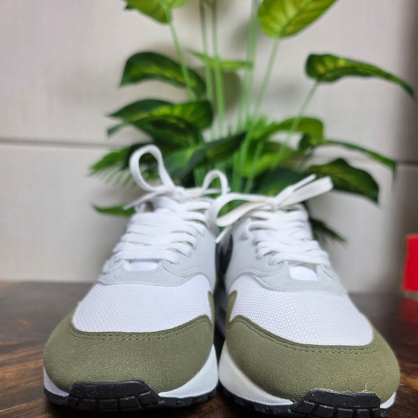 Nike Air Max 1 Medium Olive maat 42,5