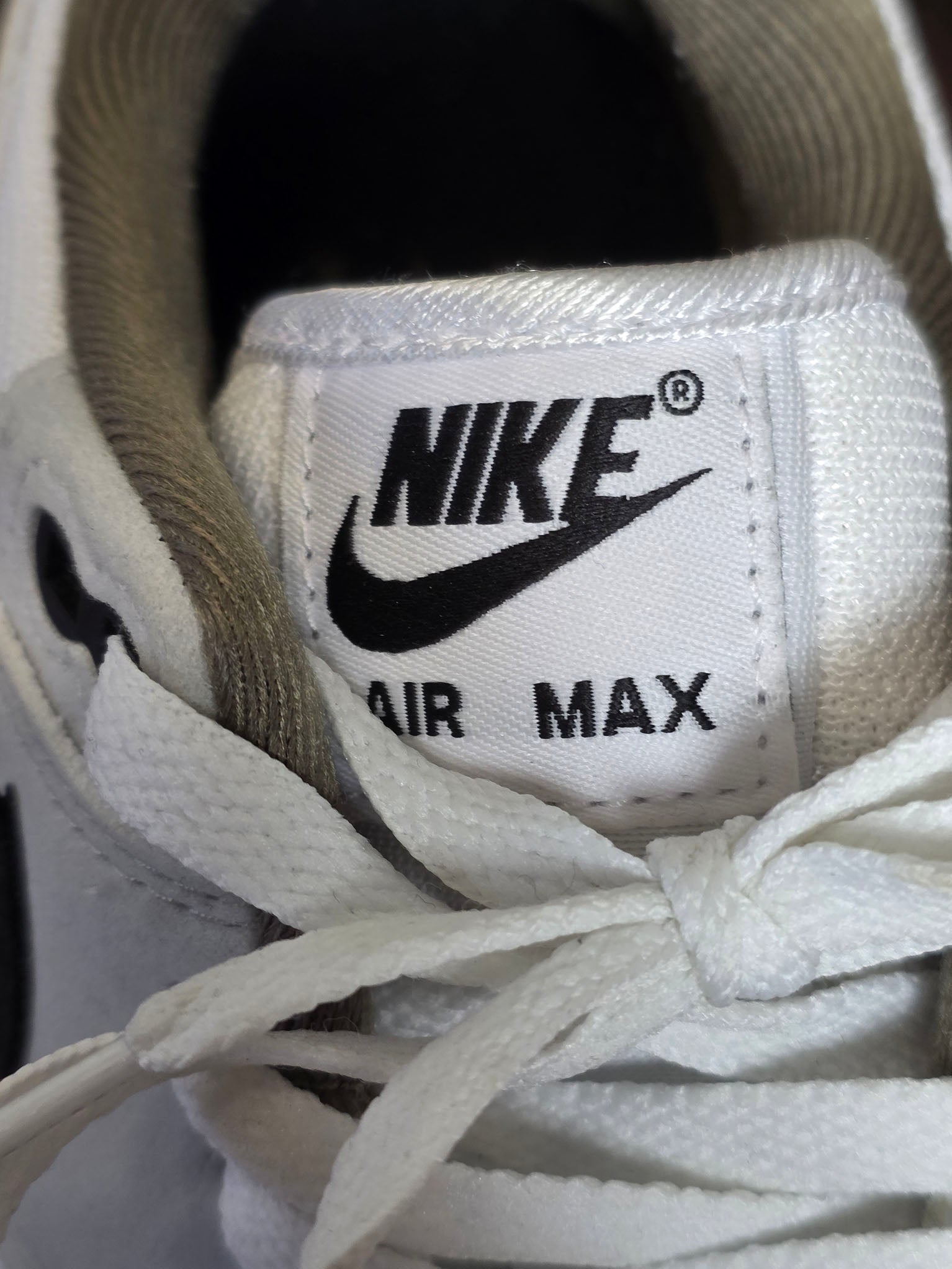 Nike Air Max 1 Medium Olive maat 42,5