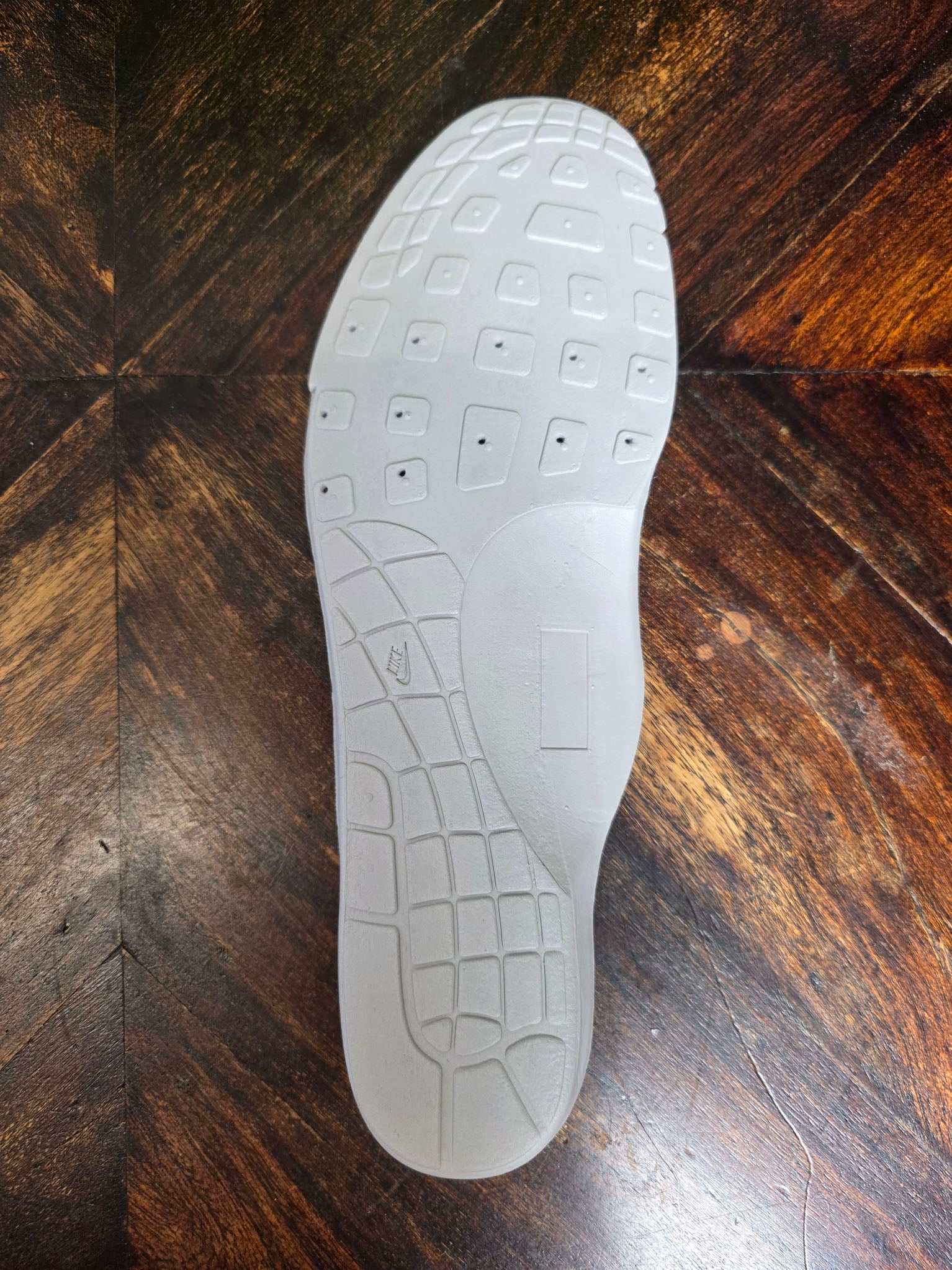 Nike Air Max 1 Medium Olive maat 42,5