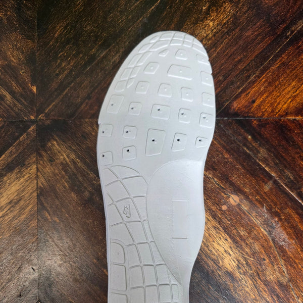 Nike Air Max 1 Medium Olive maat 42,5