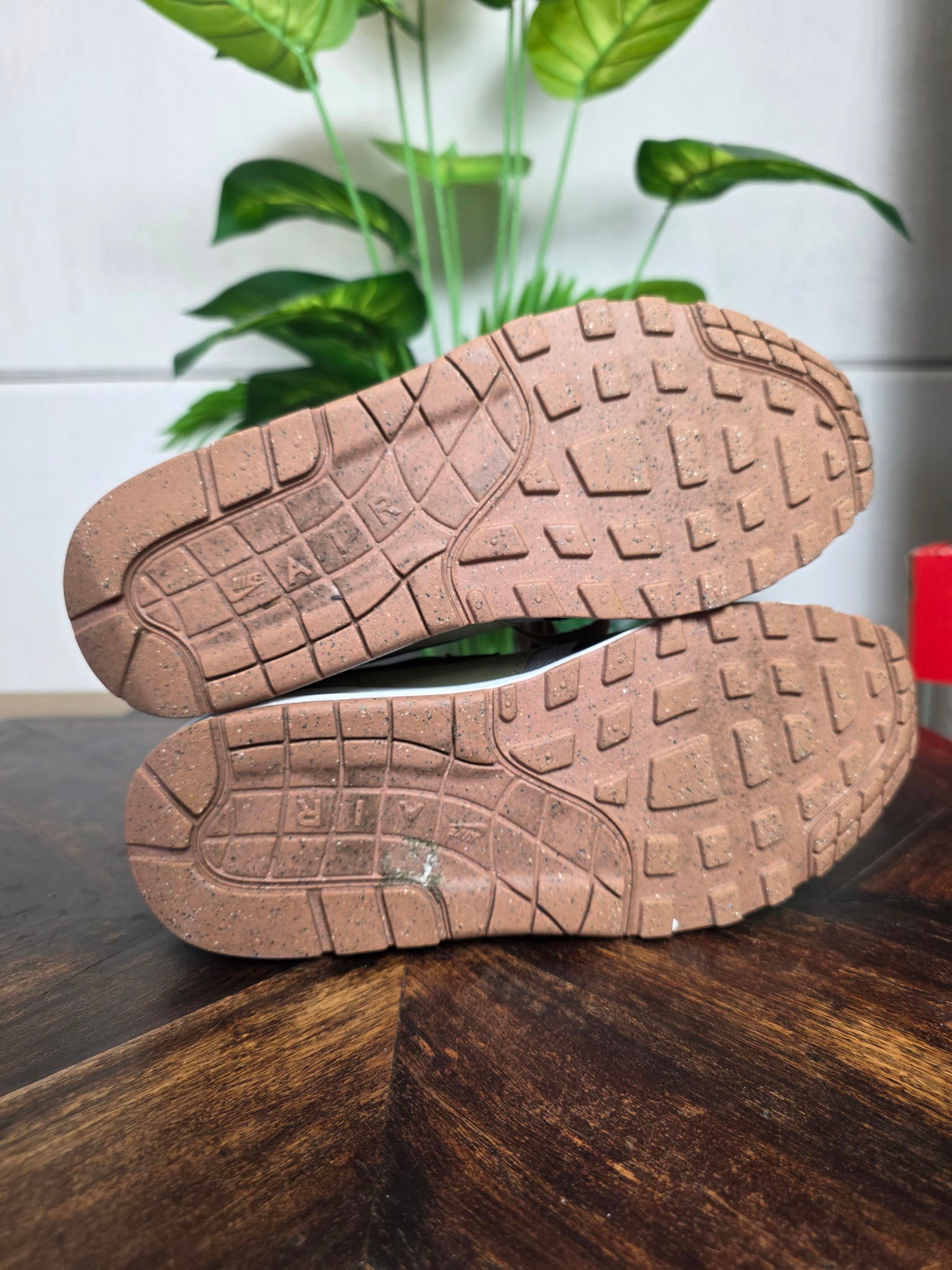 Nike Air Max 1 Dark Stucco maat 41