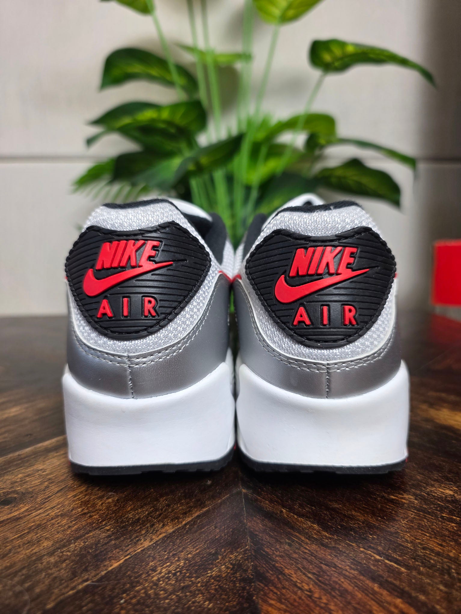 Nike Air Max 90 Icons Silver Bullet maat 44