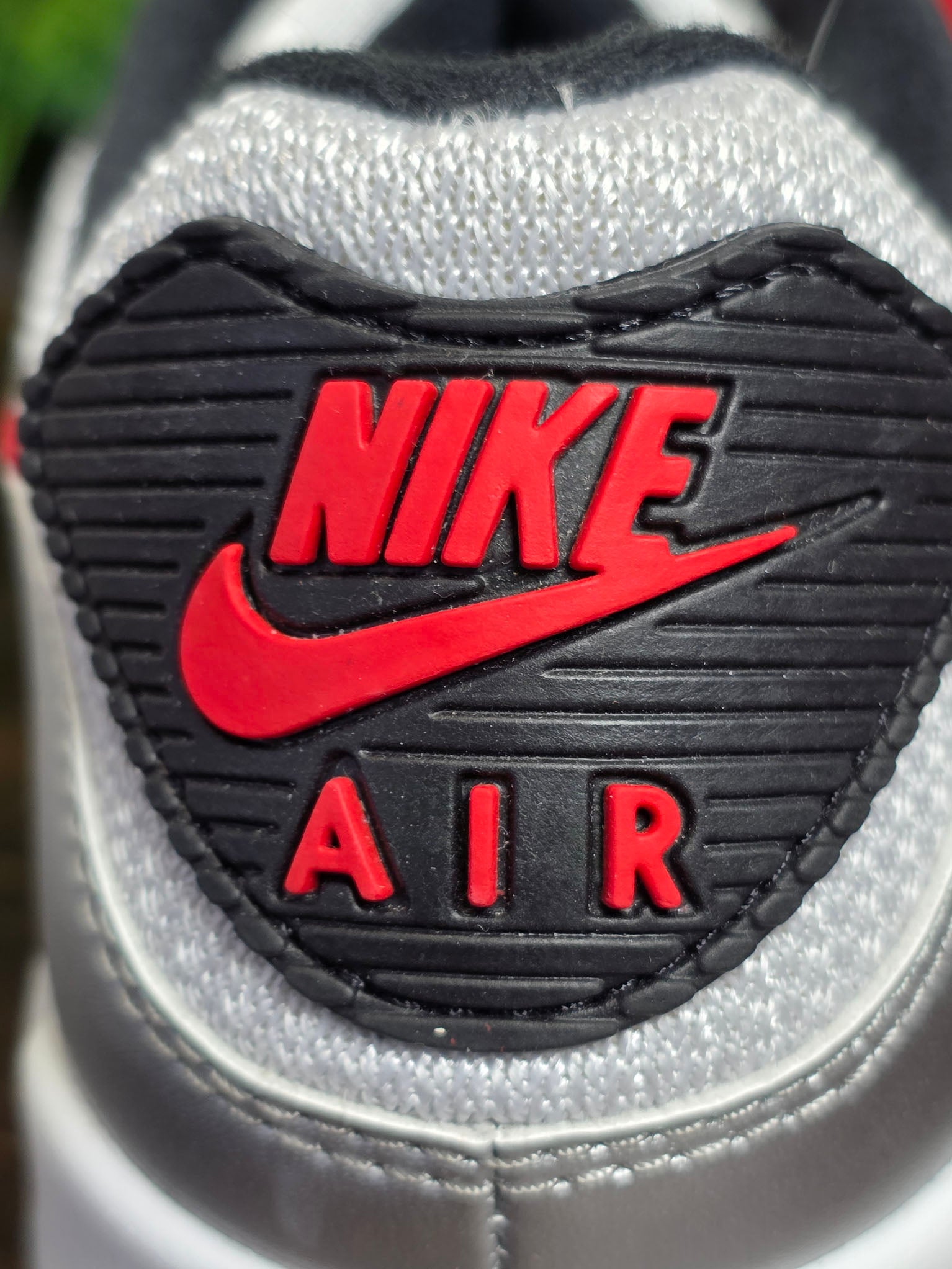 Nike Air Max 90 Icons Silver Bullet maat 44