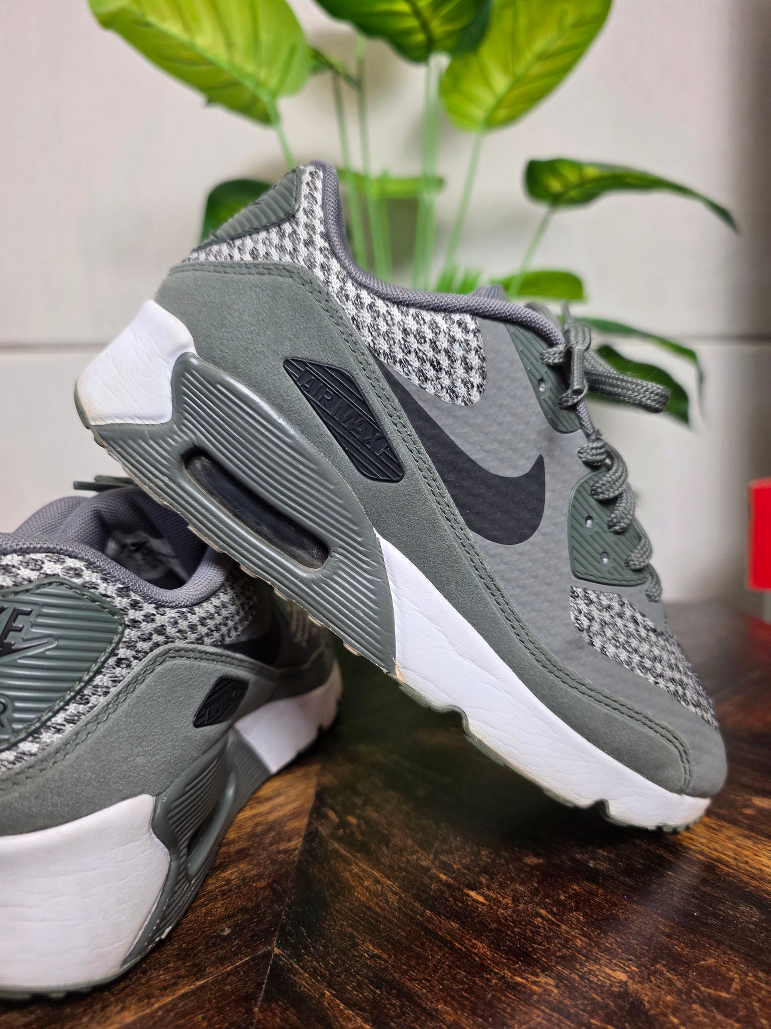 Nike Air Max 90 Ultra 2.0 SE GS 'River Rock' maat 37,5