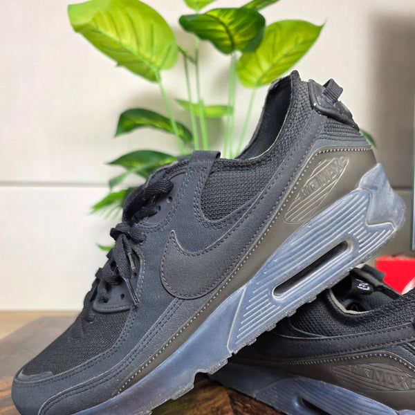 Nike Air Max 90 Terrascape Triple Black maat 49,5