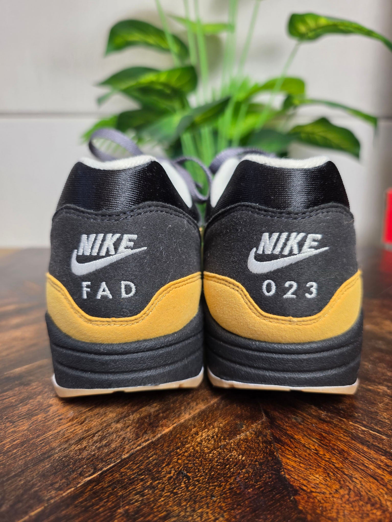 Nike Air Max 1 Black Yellow maat 45
