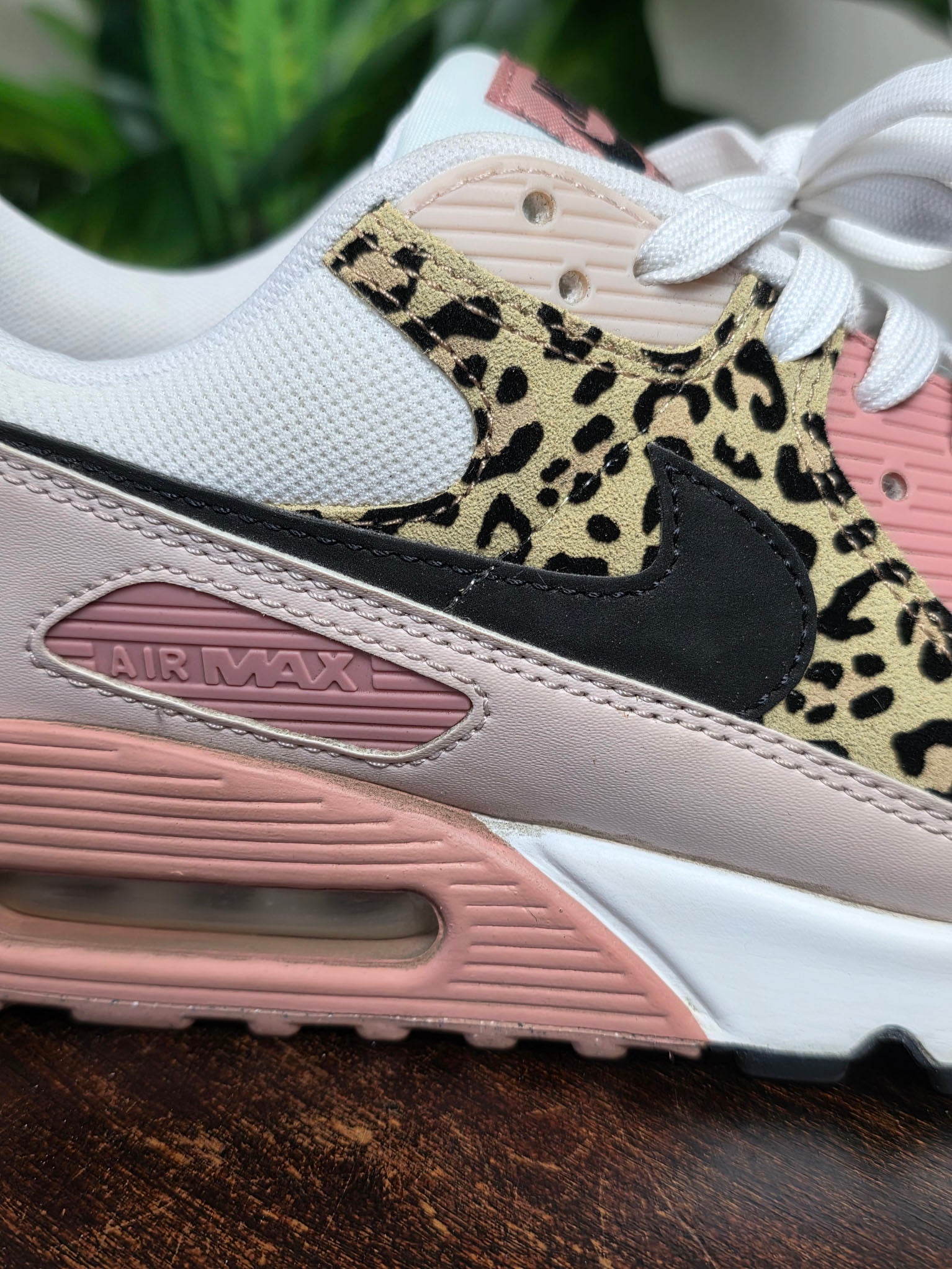 Nike Air Max 90 Leopard Rust Pink maat 42,5