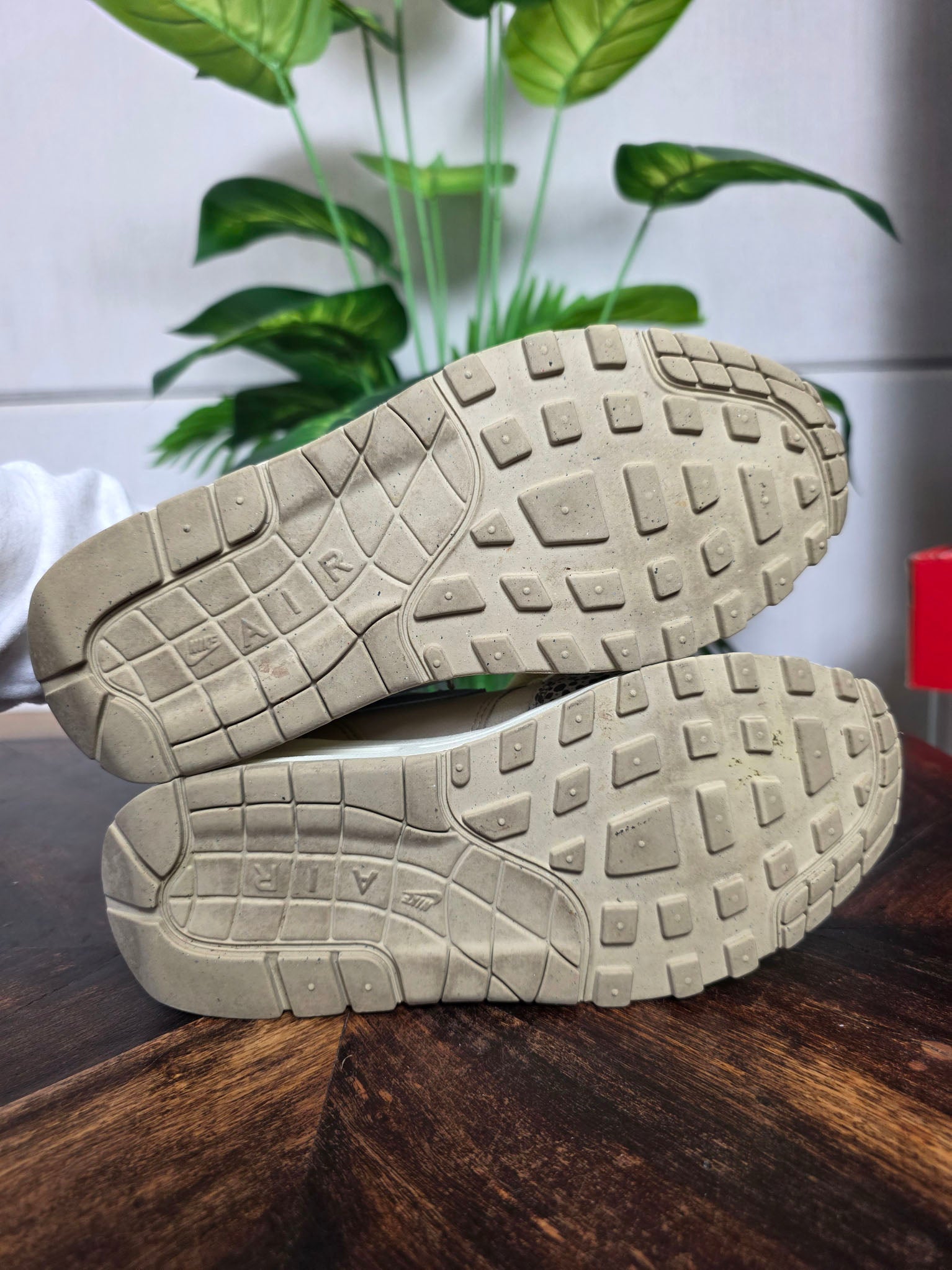 Nike Air Max 1 Safari Cobblestone maat 37,5