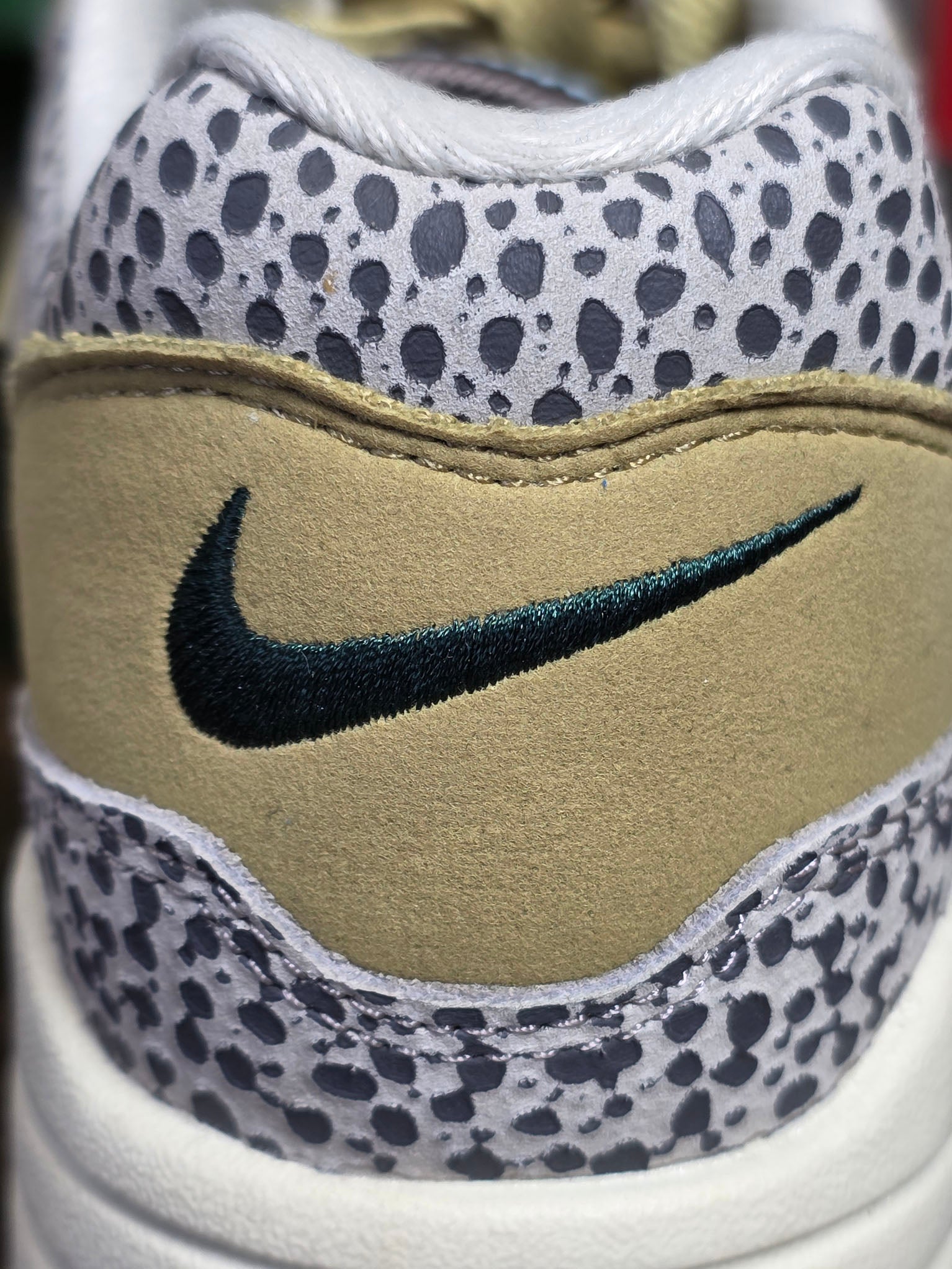 Nike Air Max 1 Safari Cobblestone maat 37,5