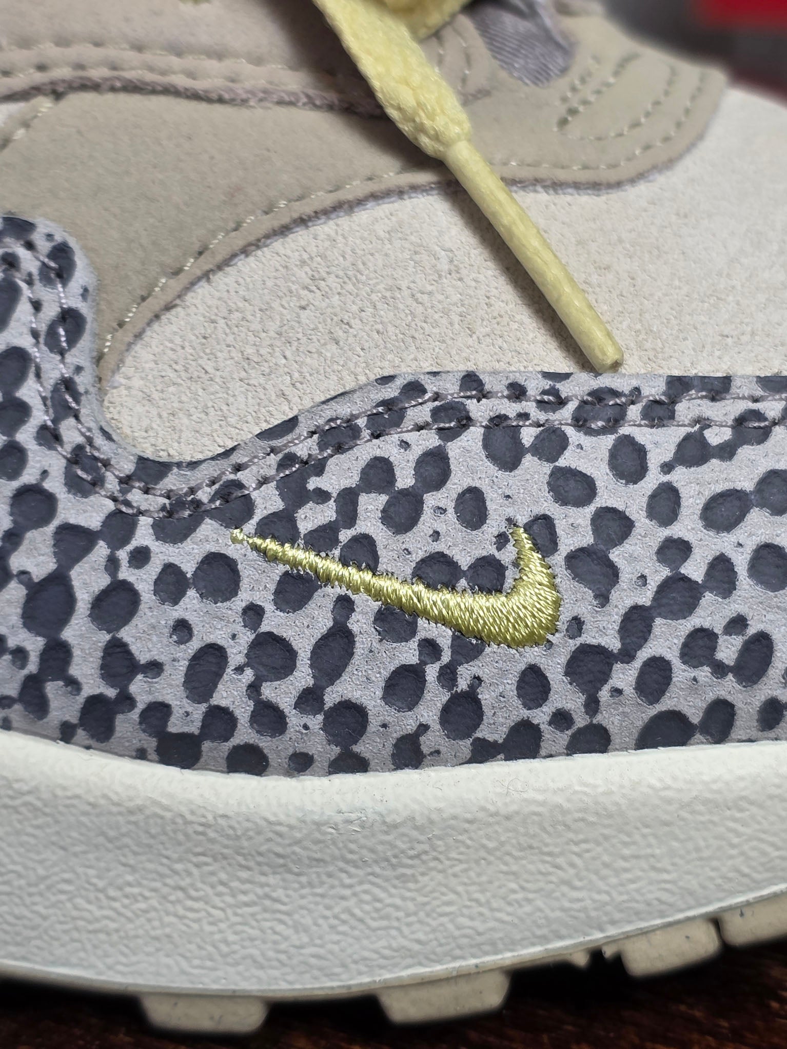 Nike Air Max 1 Safari Cobblestone maat 37,5