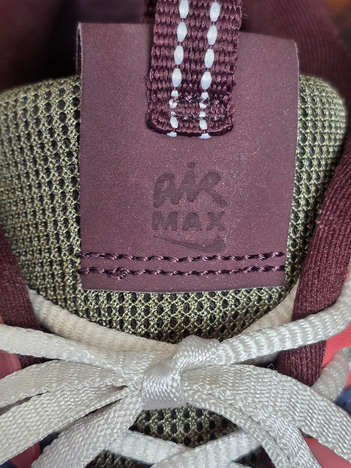 Nike Air Max 90 Futura Medium Olive Navy maat 42,5