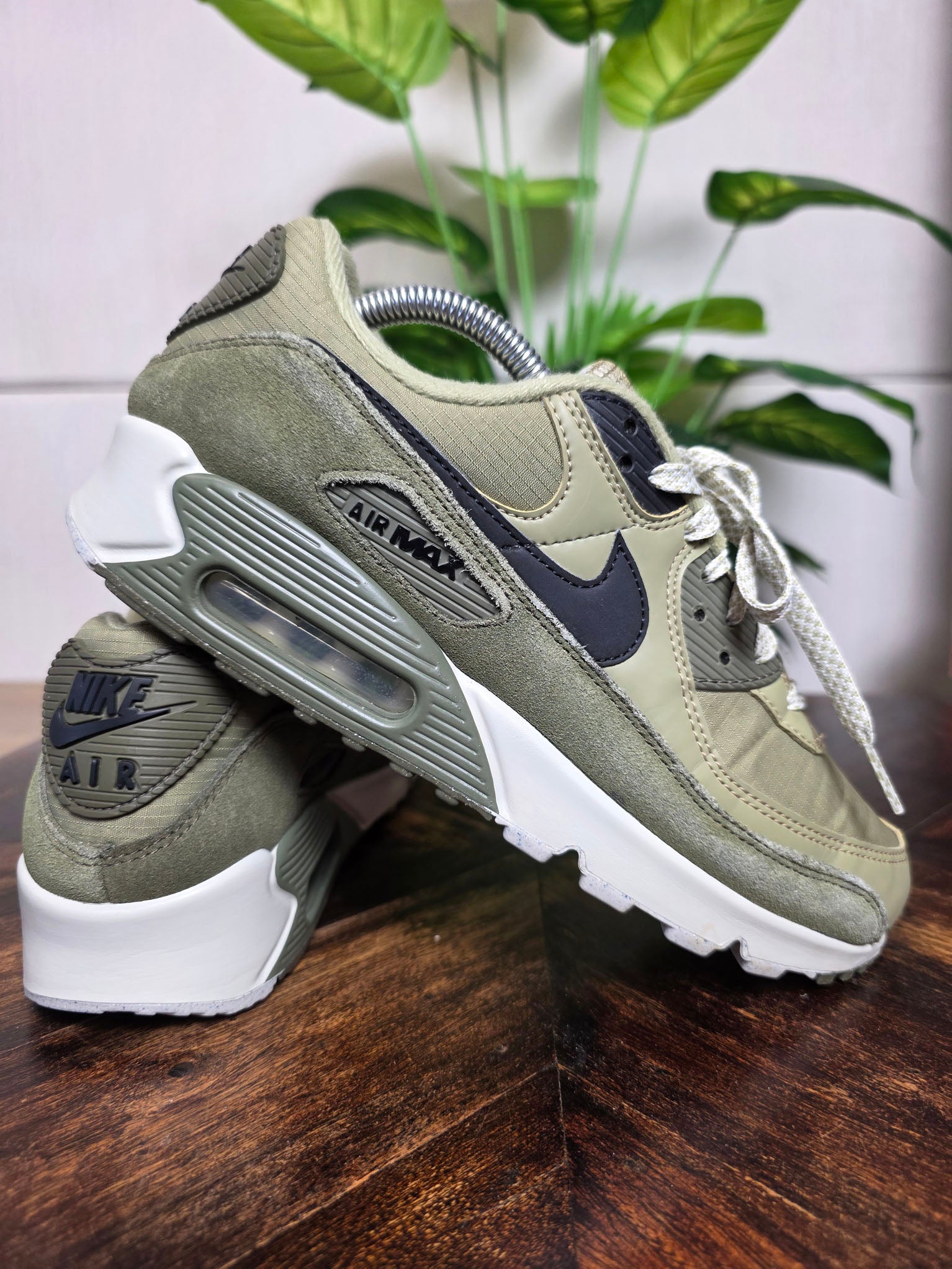 Nike Air Max 90 Neutral Olive maat 42