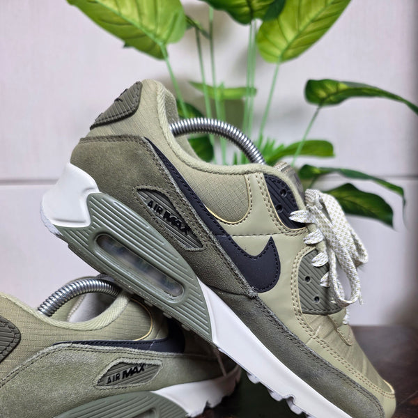 Nike Air Max 90 Neutral Olive maat 42