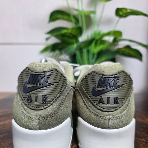 Nike Air Max 90 Neutral Olive maat 42