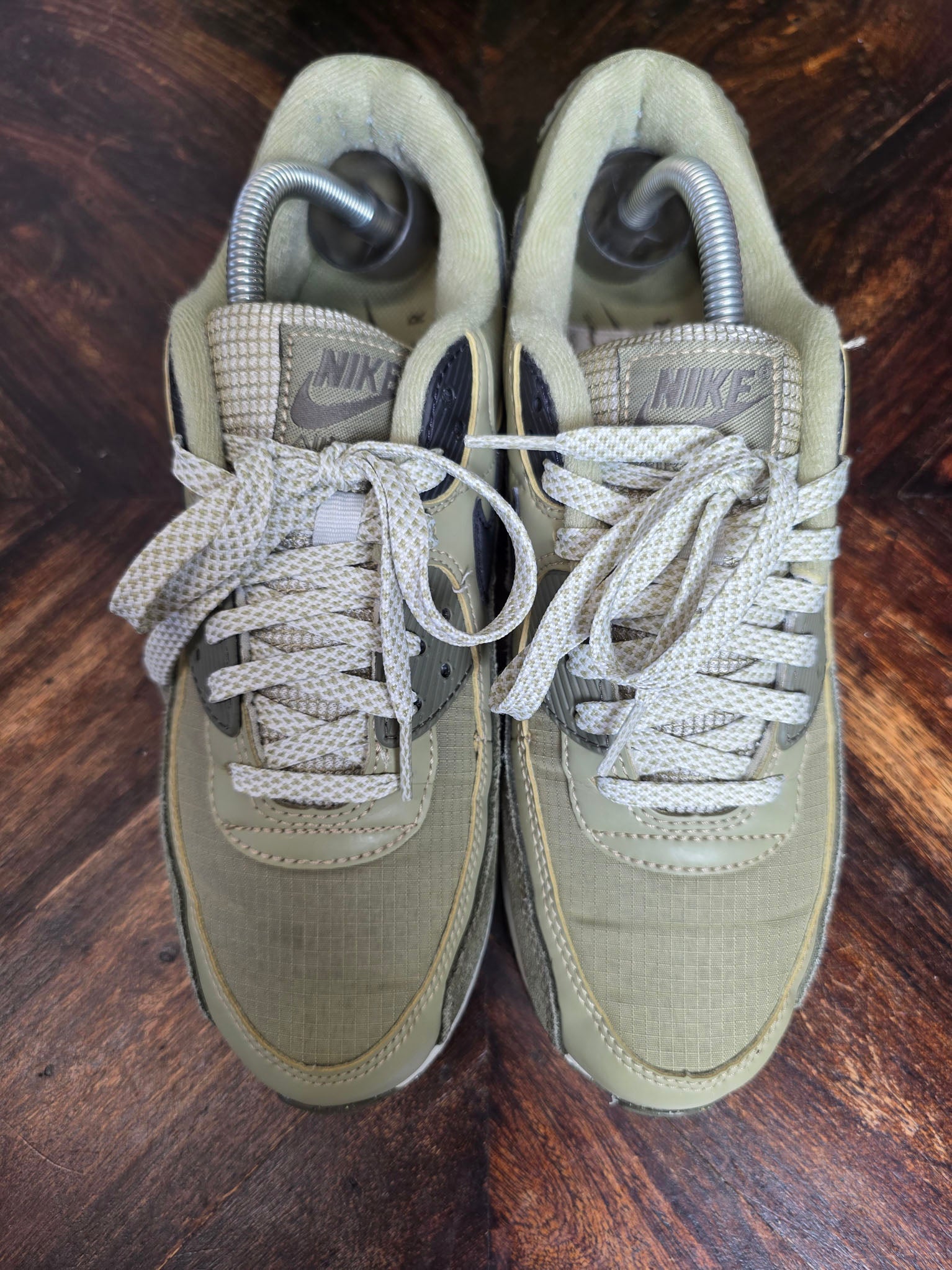 Nike Air Max 90 Neutral Olive maat 42