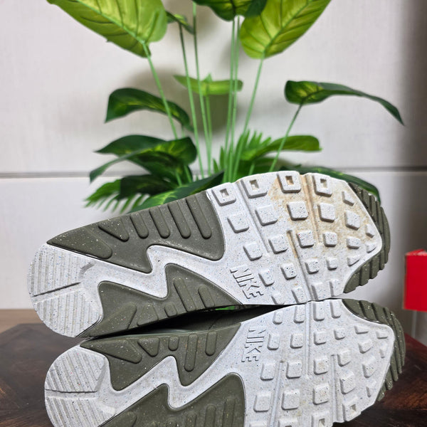 Nike Air Max 90 Neutral Olive maat 42