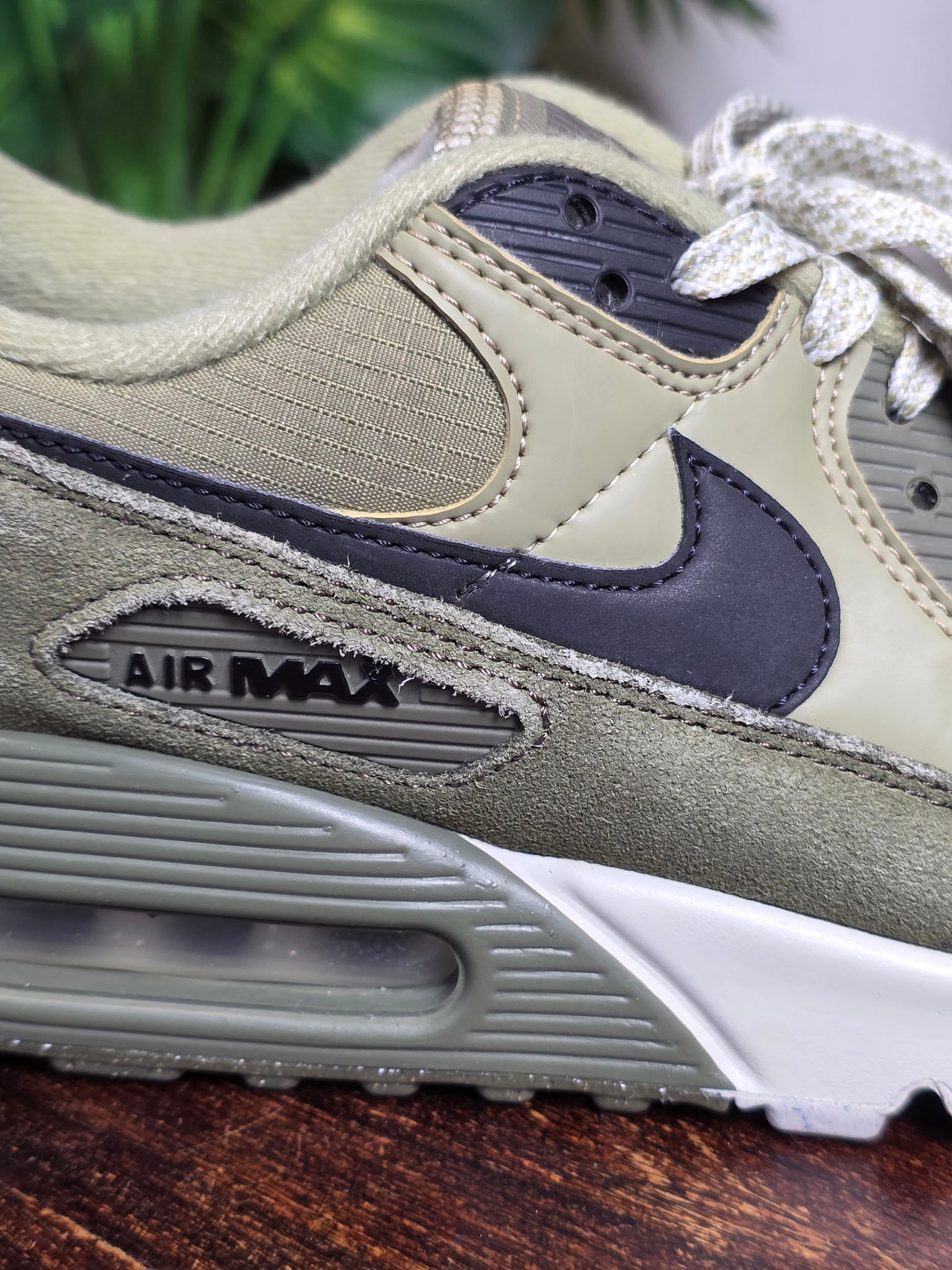 Nike Air Max 90 Neutral Olive maat 42