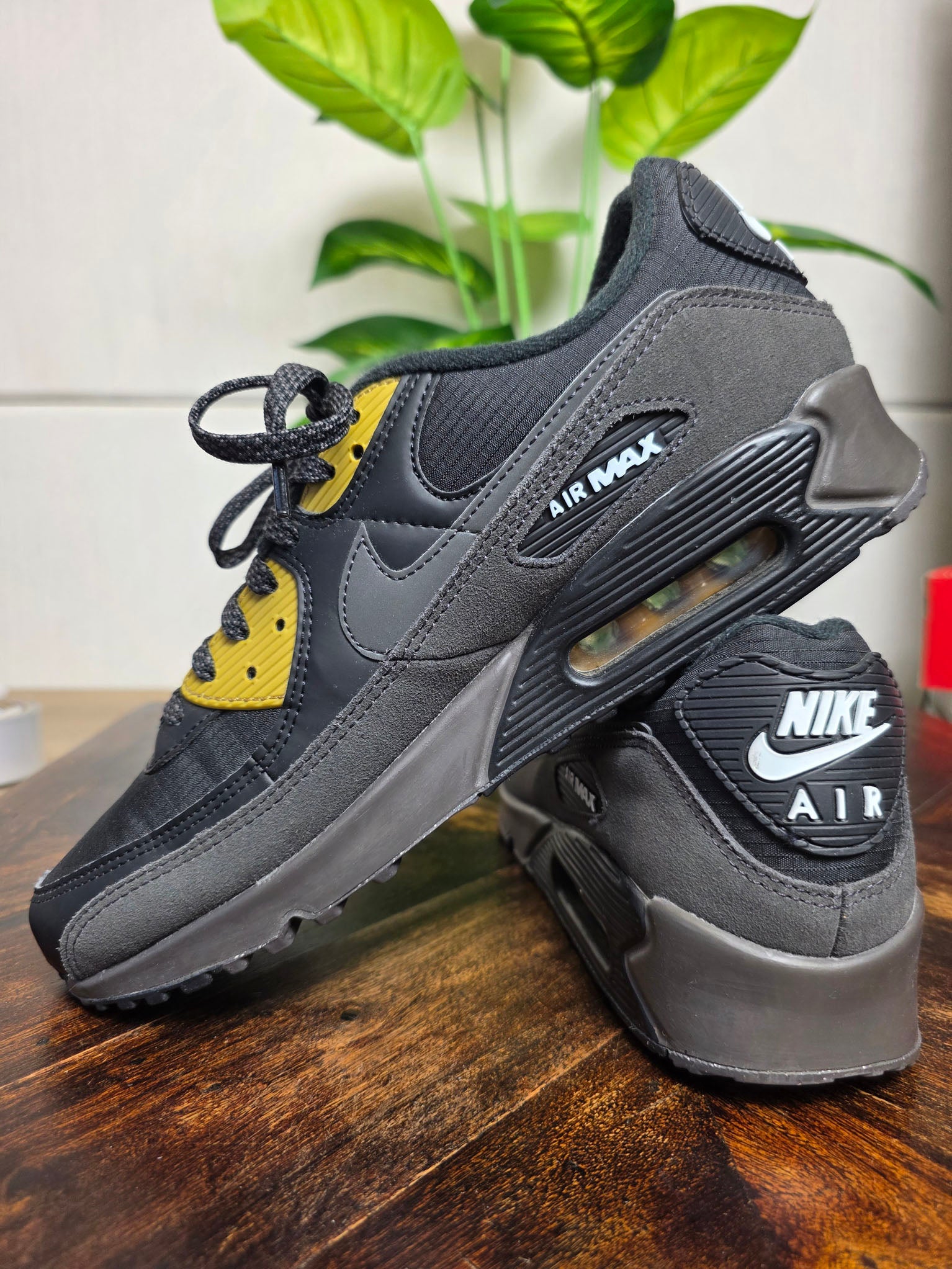 Nike Air Max 90 Black Bronzine maat 45,5